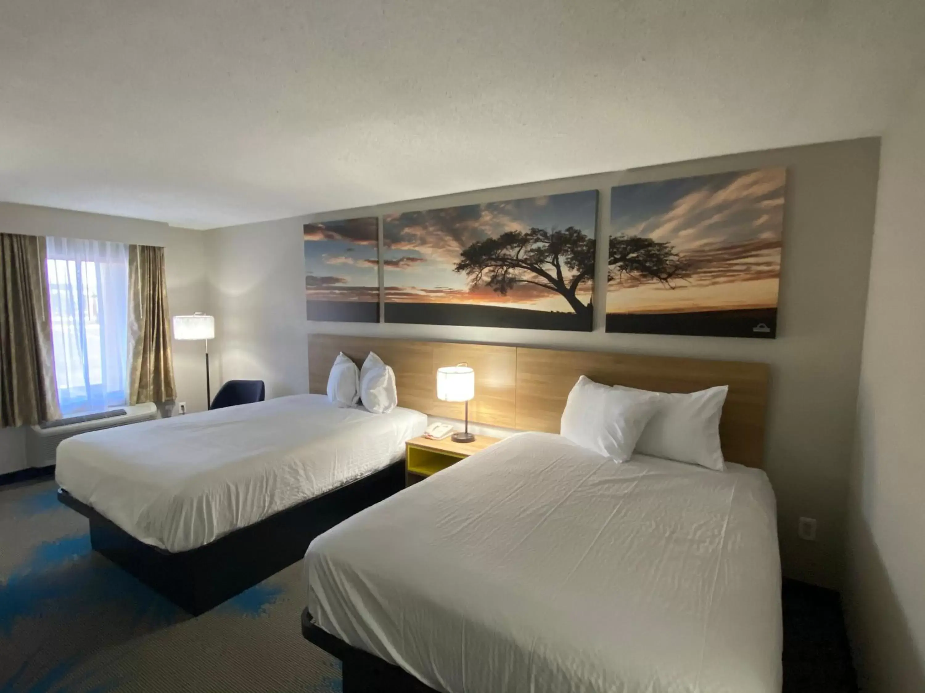 Bed in Days Inn by Wyndham Newnan