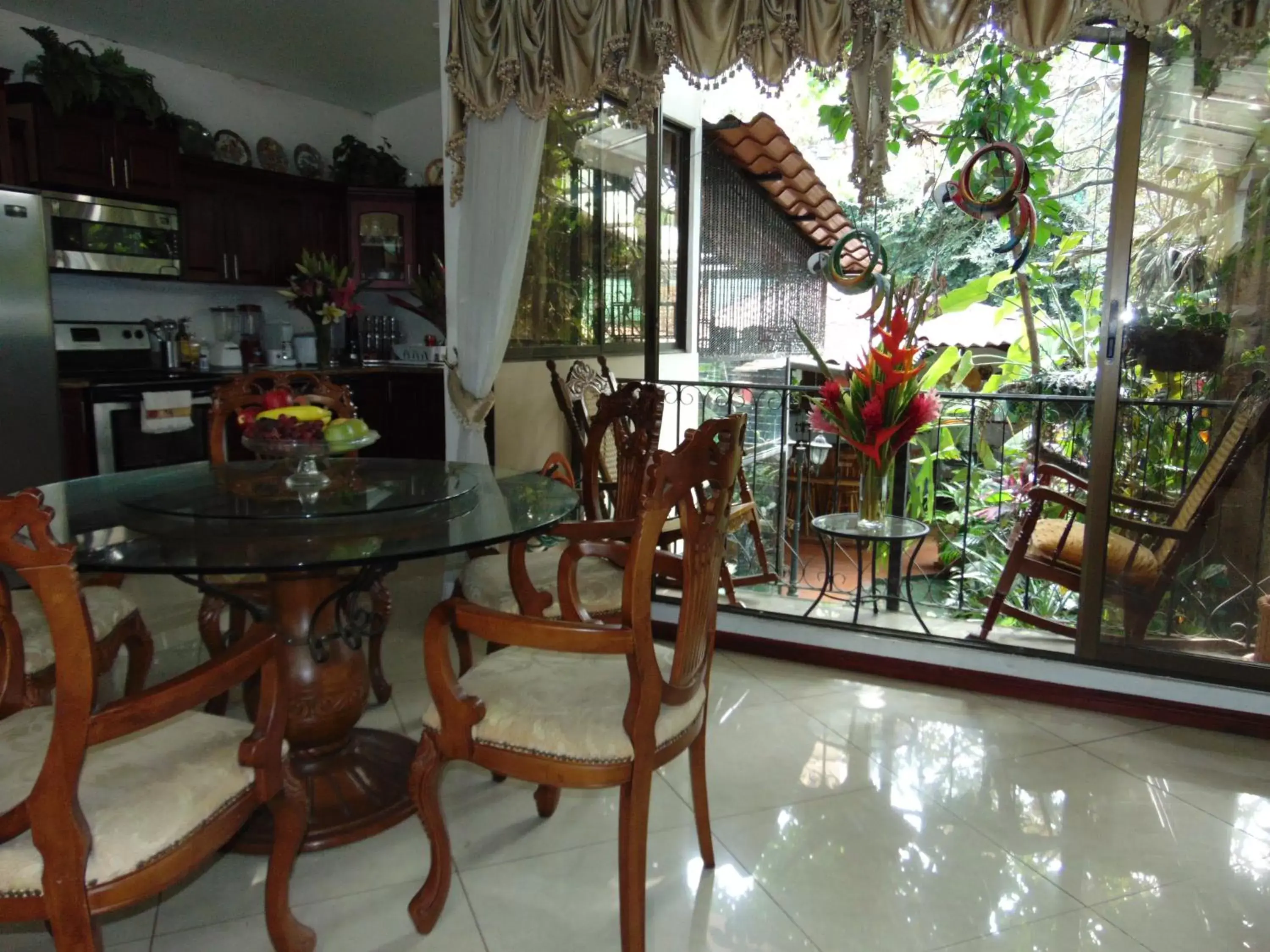 Kitchen or kitchenette in Casa Lima B&B