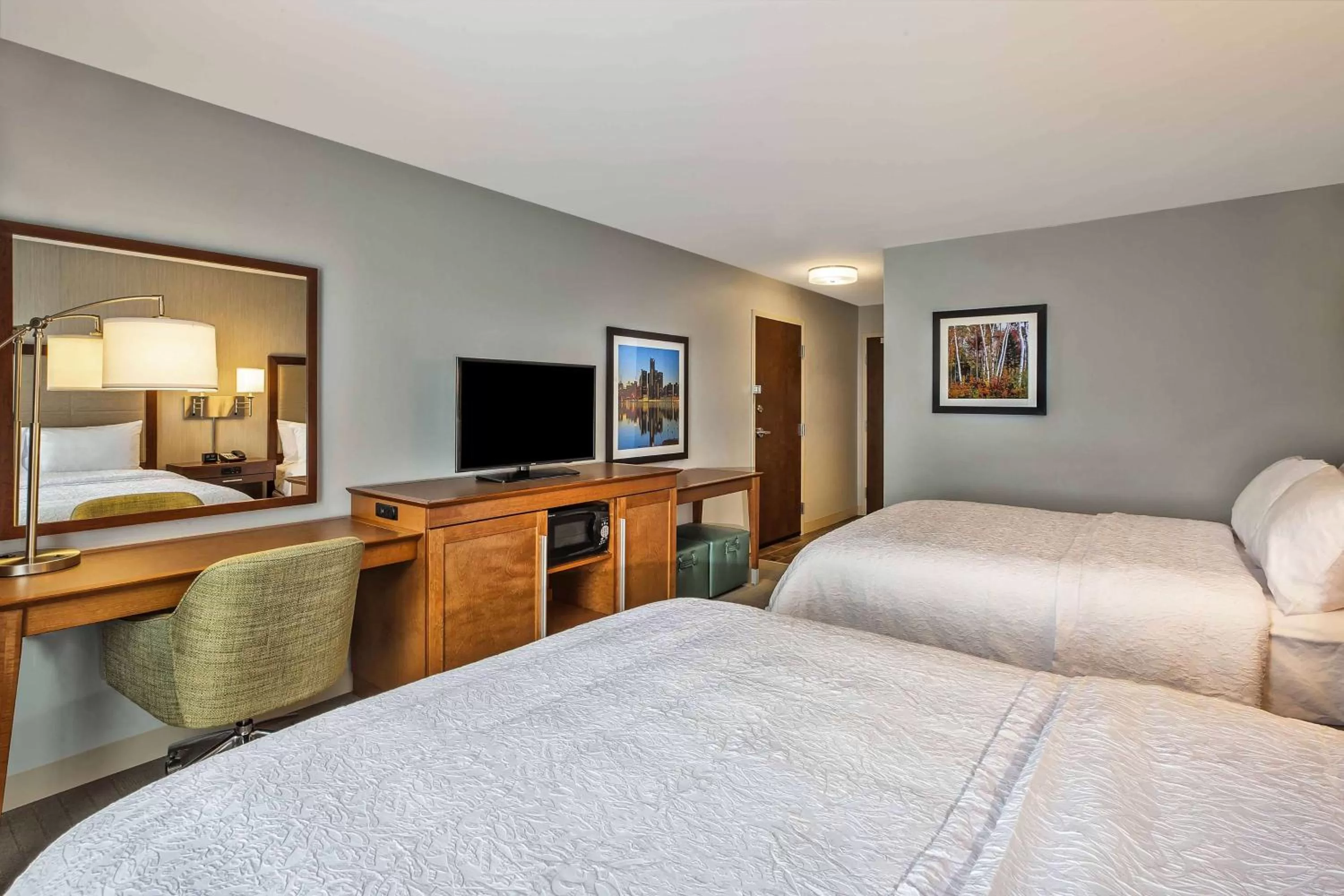 Bed in Hampton Inn by Hilton West Bloomfield Novi