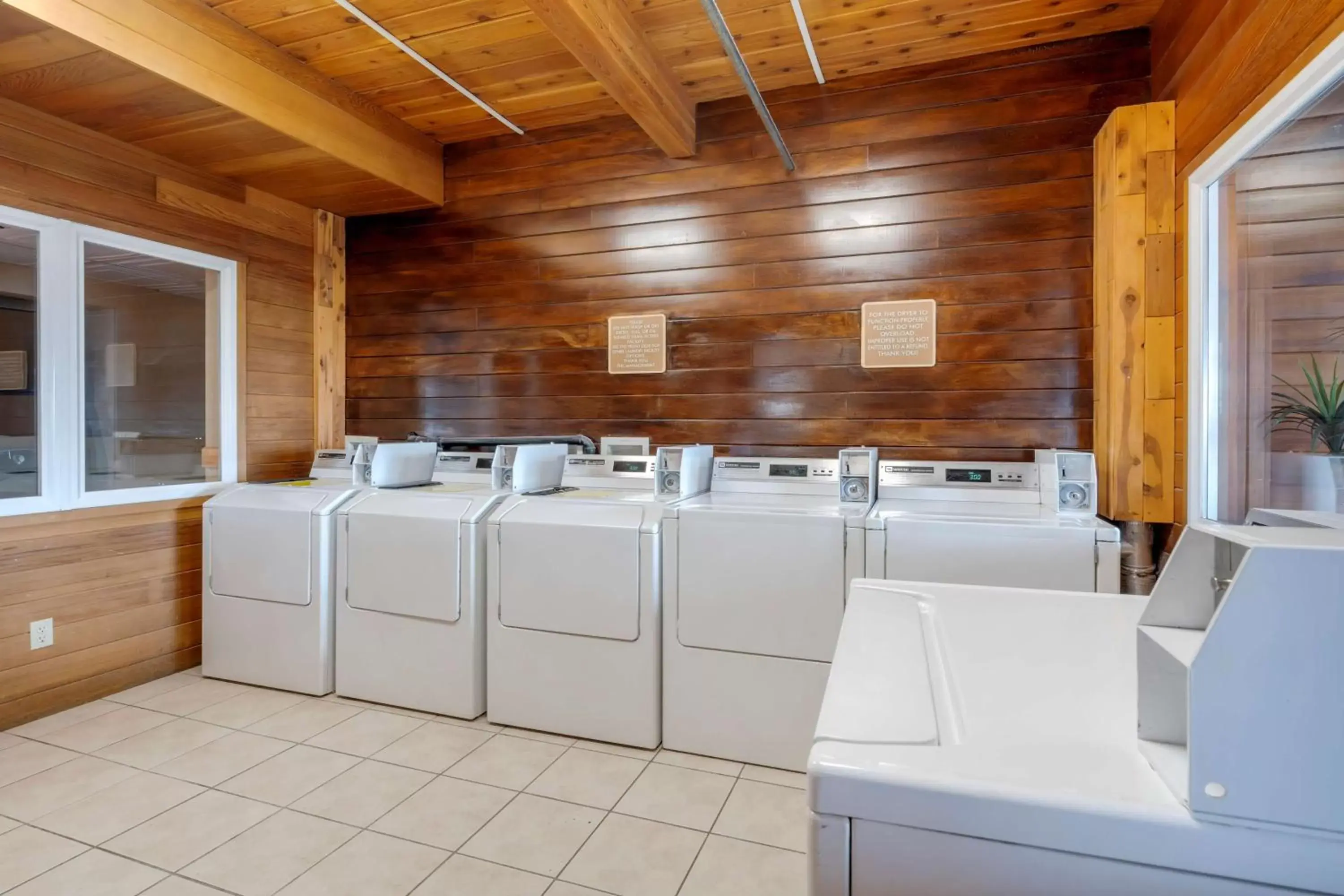 laundry in Best Western Pinedale Inn