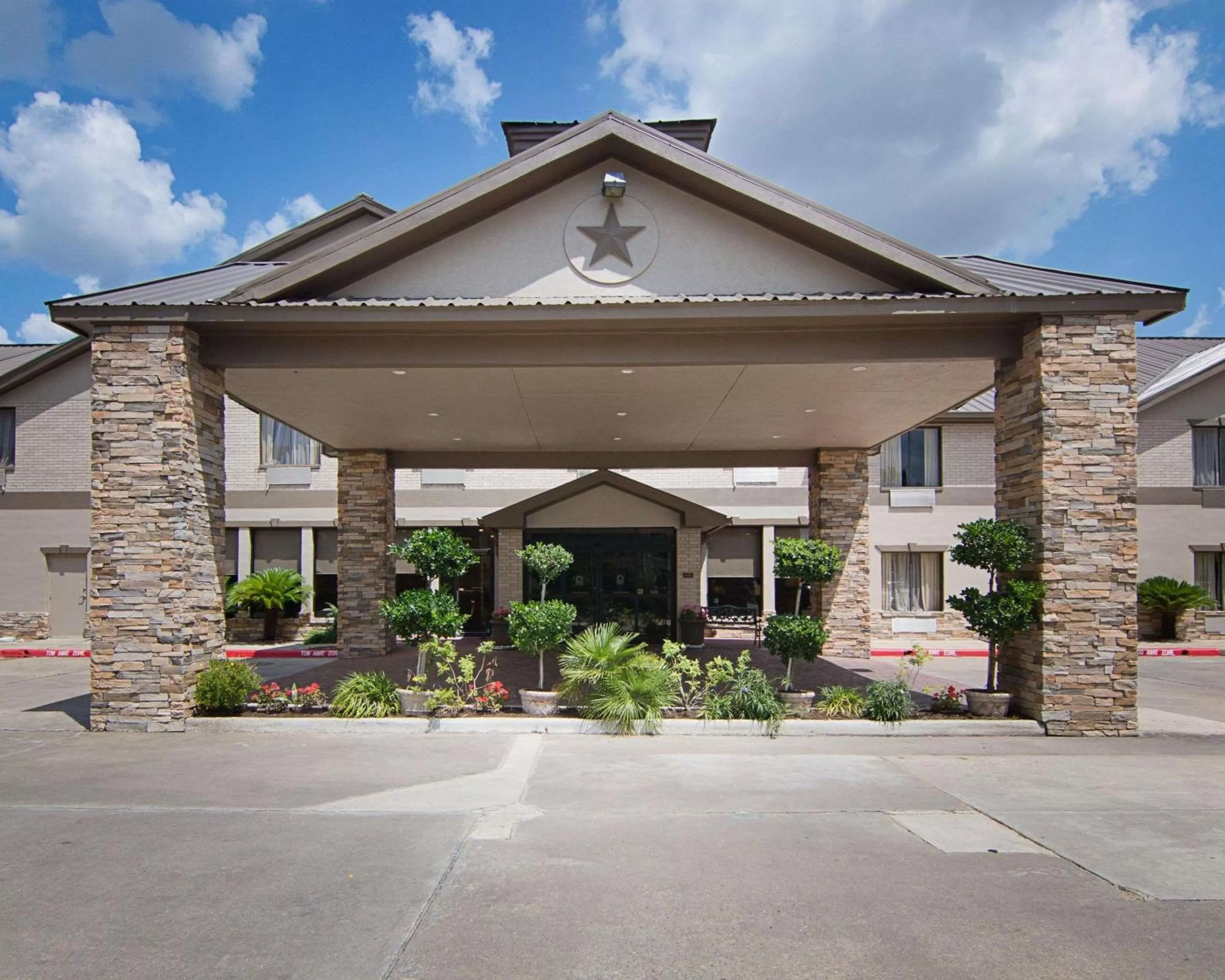 Property building in Comfort Inn & Suites Houston West-Katy