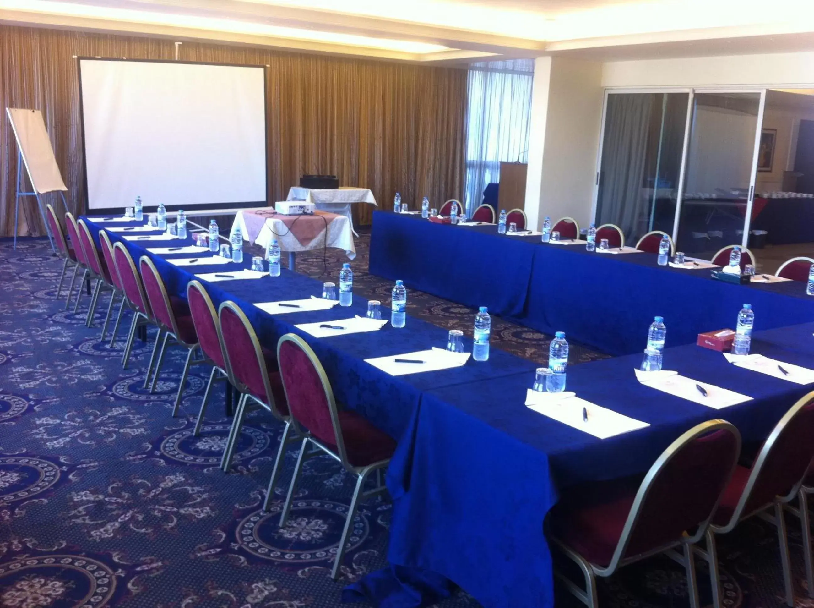Banquet/Function facilities, Business Area/Conference Room in Padova Hotel