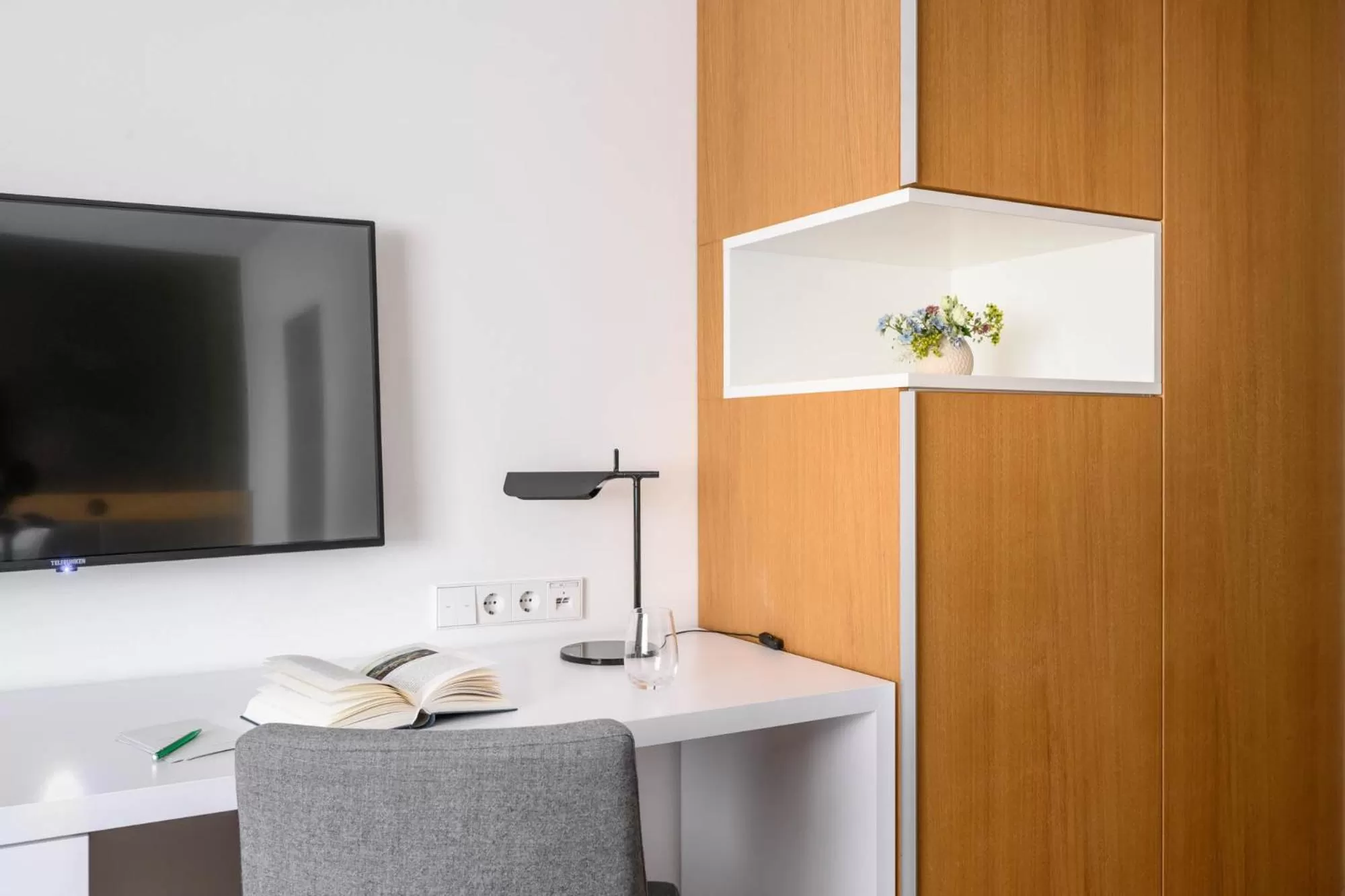 Communal lounge/ TV room in Hotel Maier