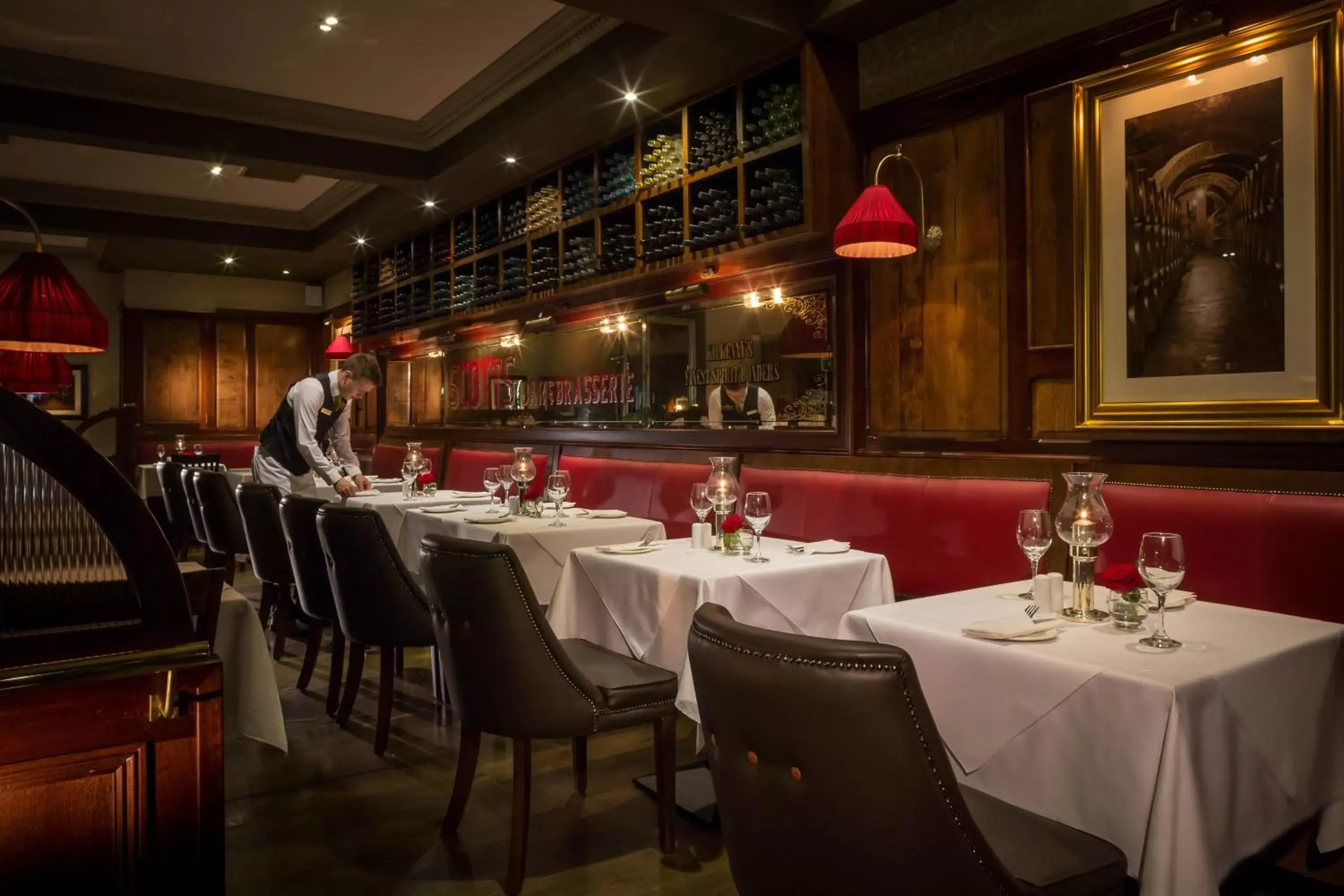 Restaurant/places to eat in Newpark Hotel Restaurant/places to eat in Newpark Hotel