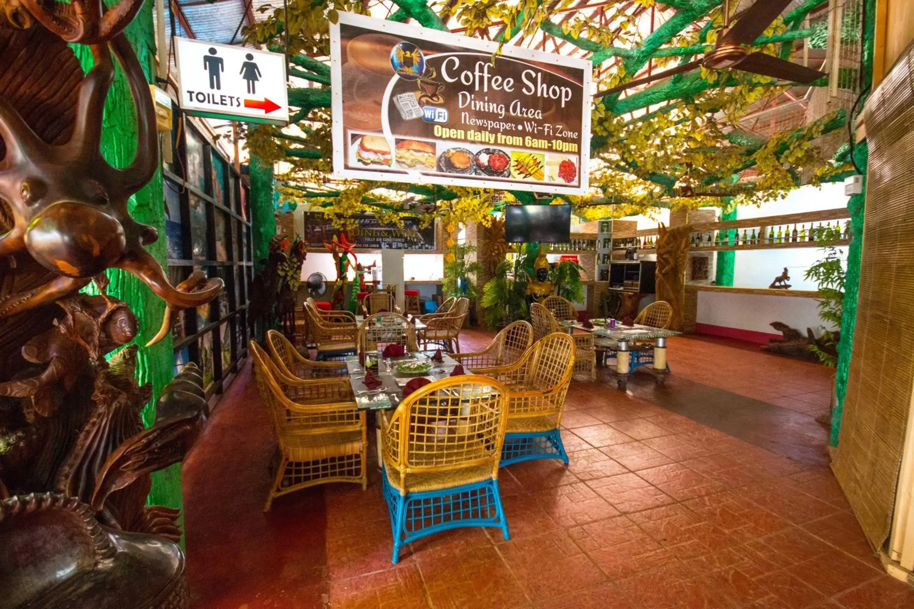 Restaurant/places to eat in Deep Forest Garden Hotel Restaurant/places to eat in Deep Forest Garden Hotel