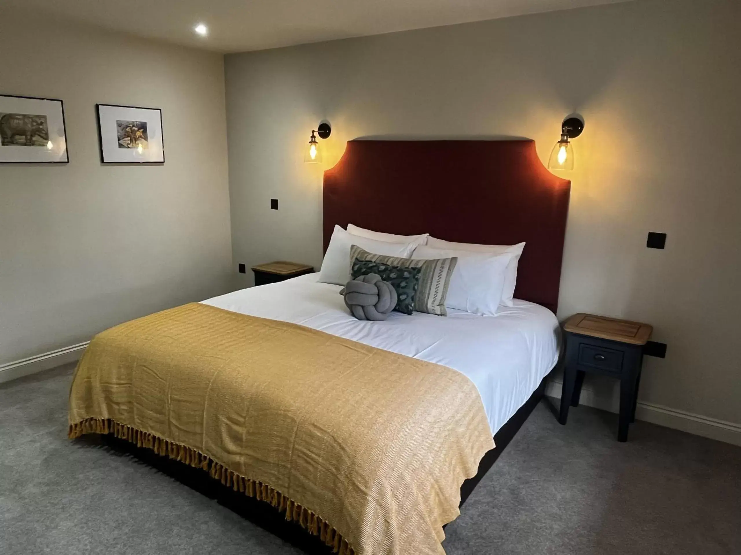 Deluxe Double Room with Shower in The Talbot Inn