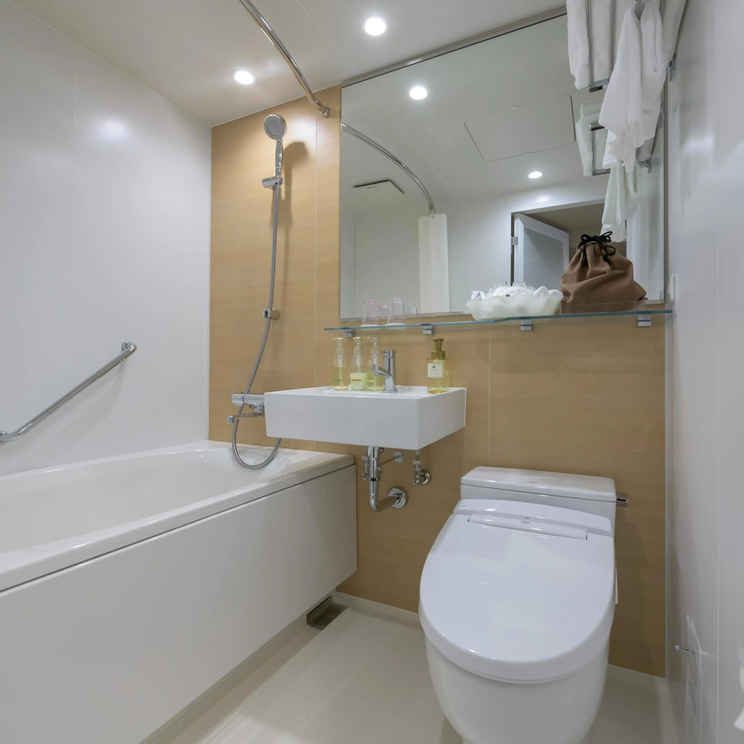 Shower in Nara Royal Hotel