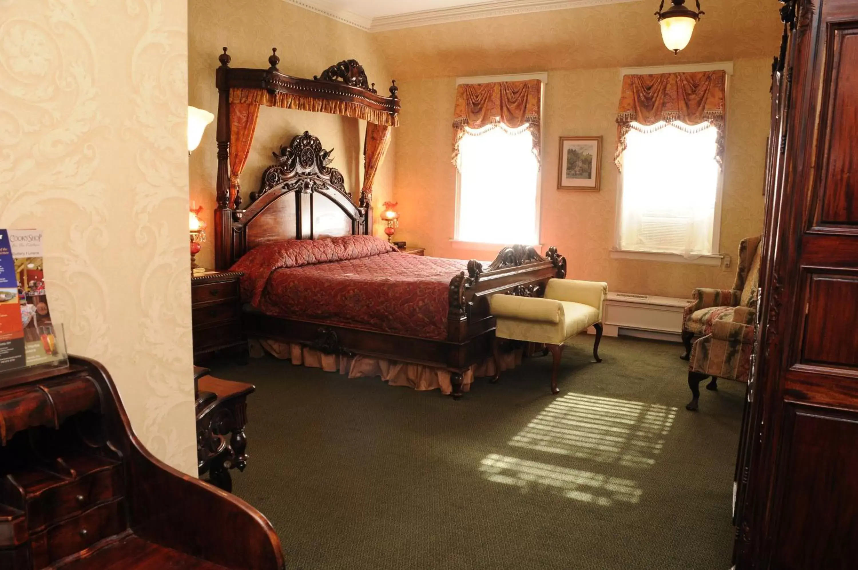 Photo of the whole room, Bed in Lafayette Hotel Marietta