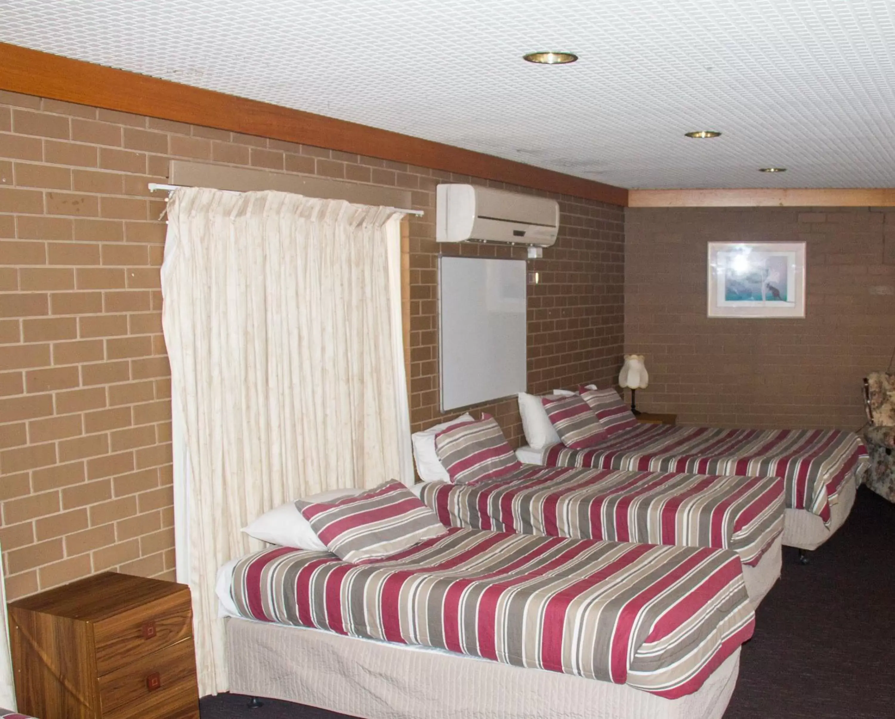 Bedroom, Bed in Mildura Motor Inn