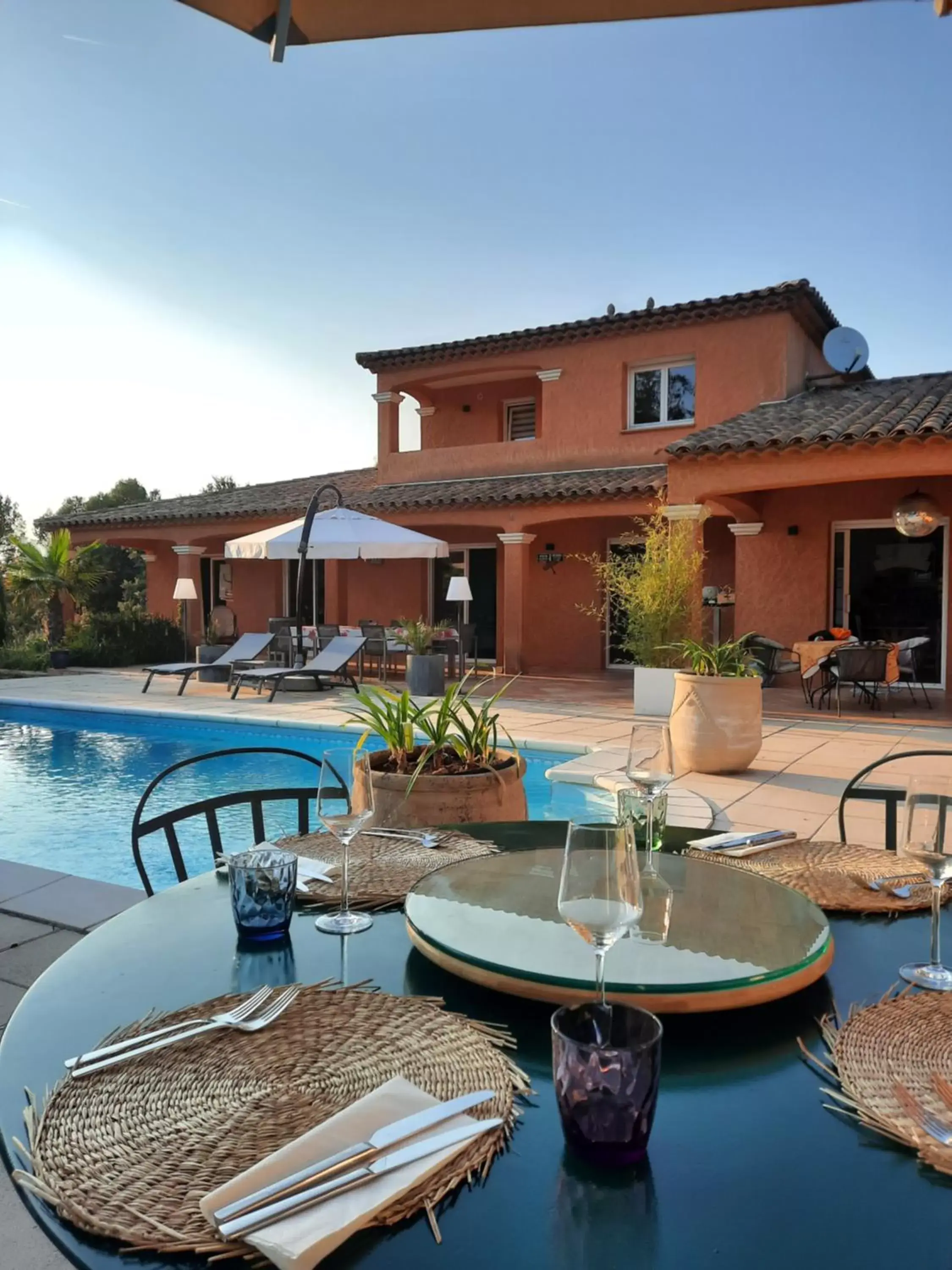 Swimming Pool in Villa Catharina