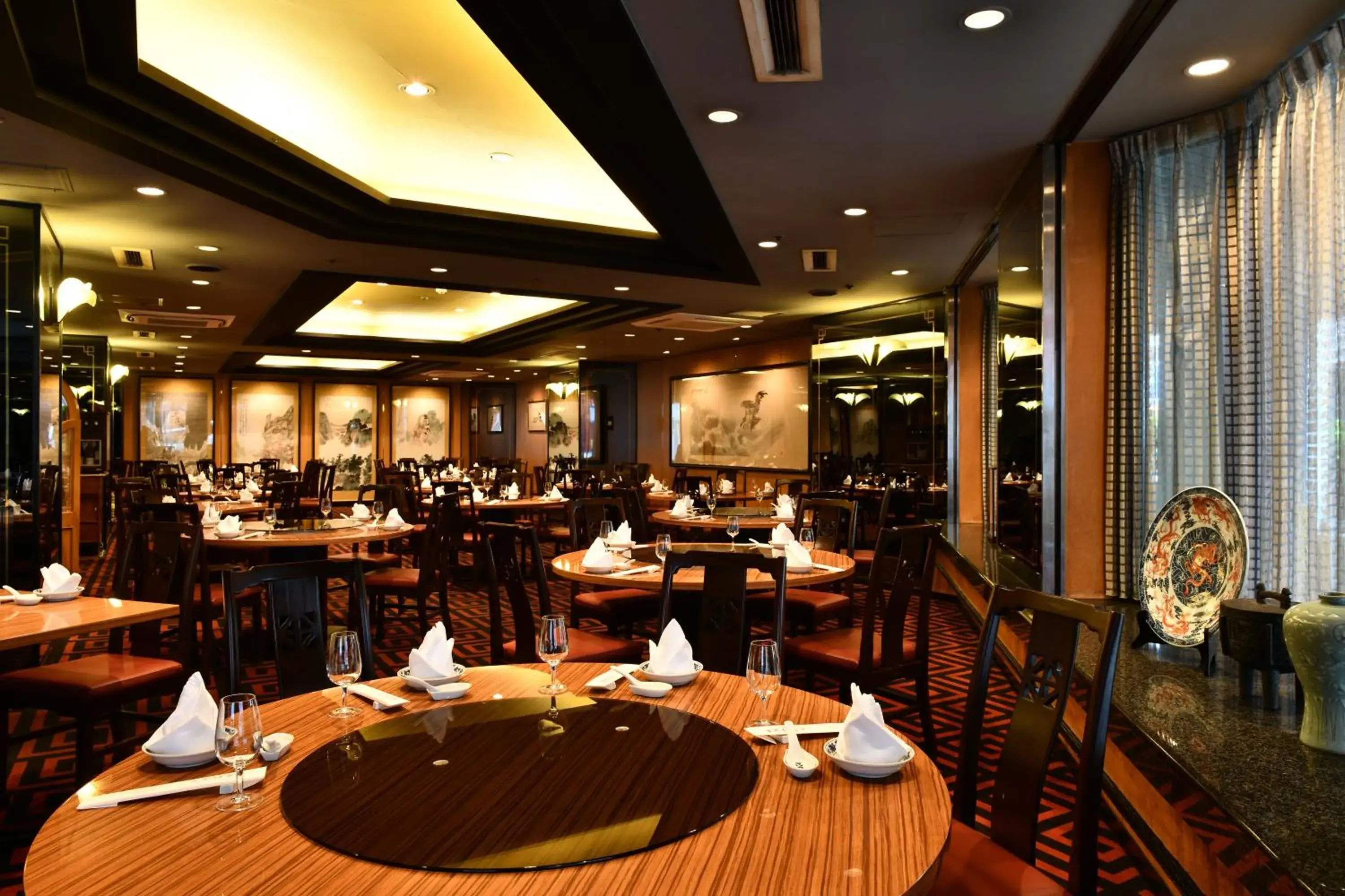 Restaurant/Places to Eat in Rose Hotel Yokohama