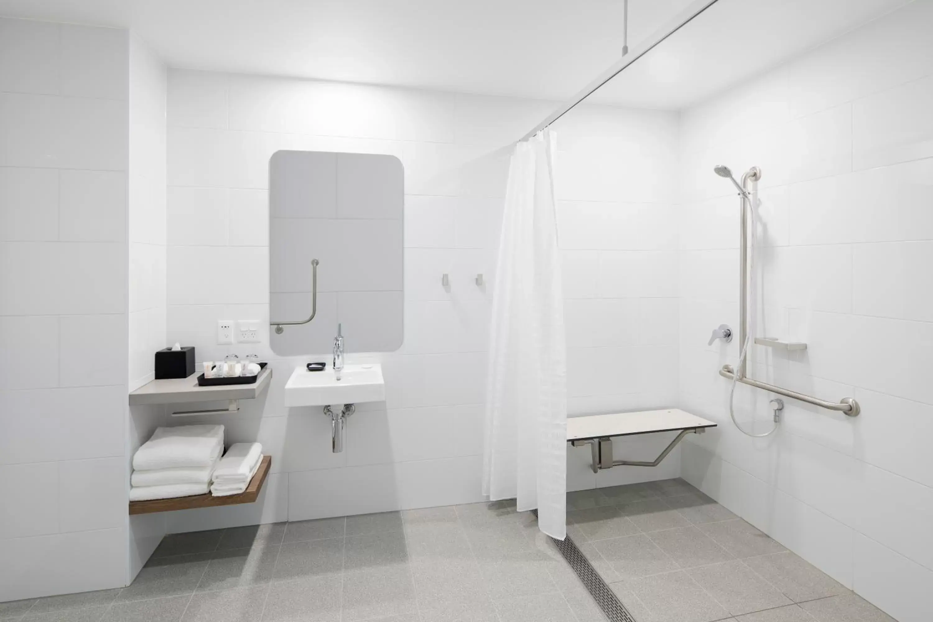 Bathroom in Holiday Inn Sydney St Marys, an IHG Hotel