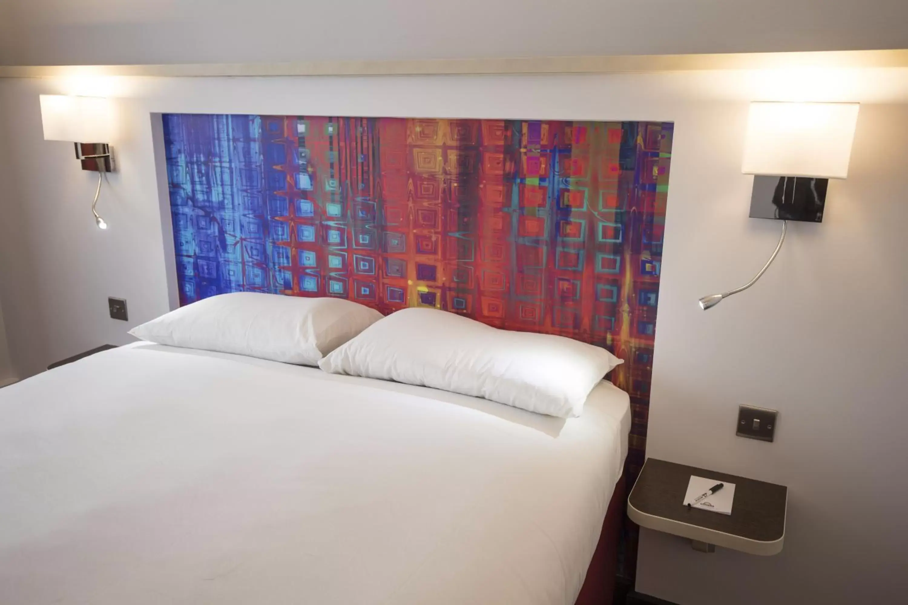 Bed in Ramada Milton Keynes