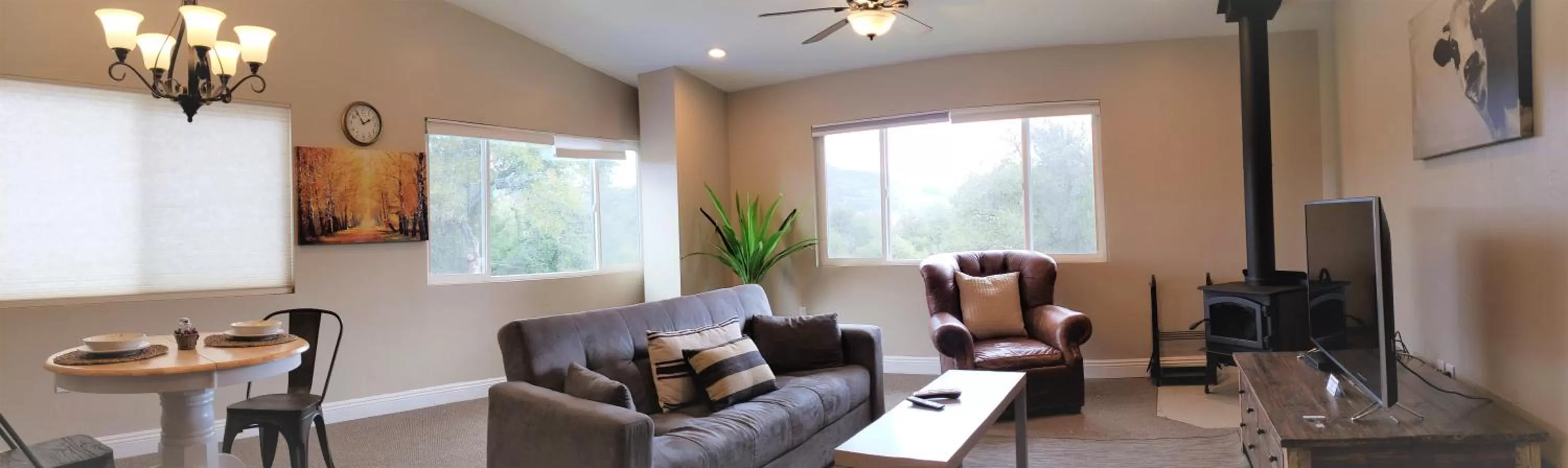 Living room in Apple Tree Inn