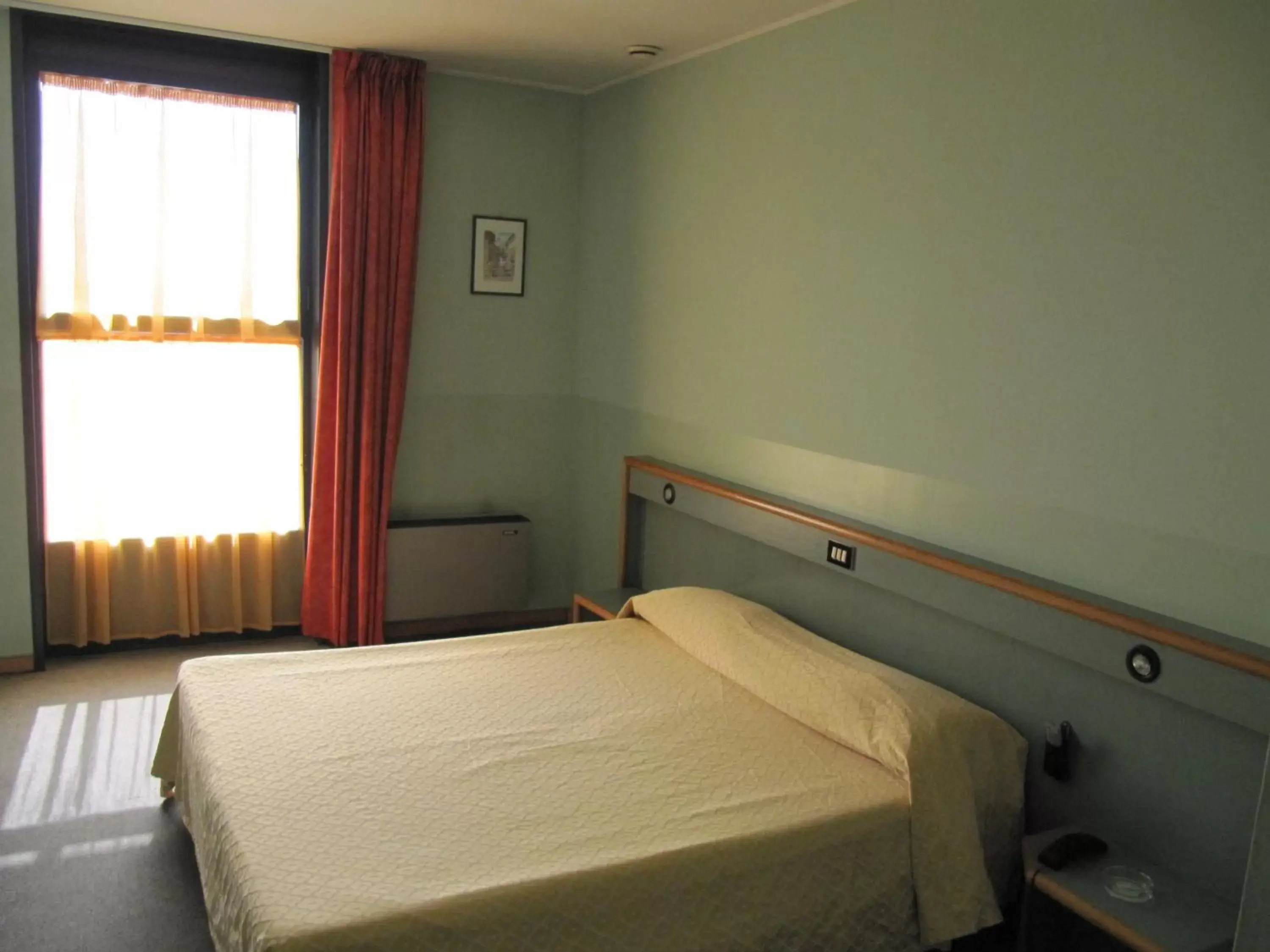 Photo of the whole room, Bed in Orzihotel