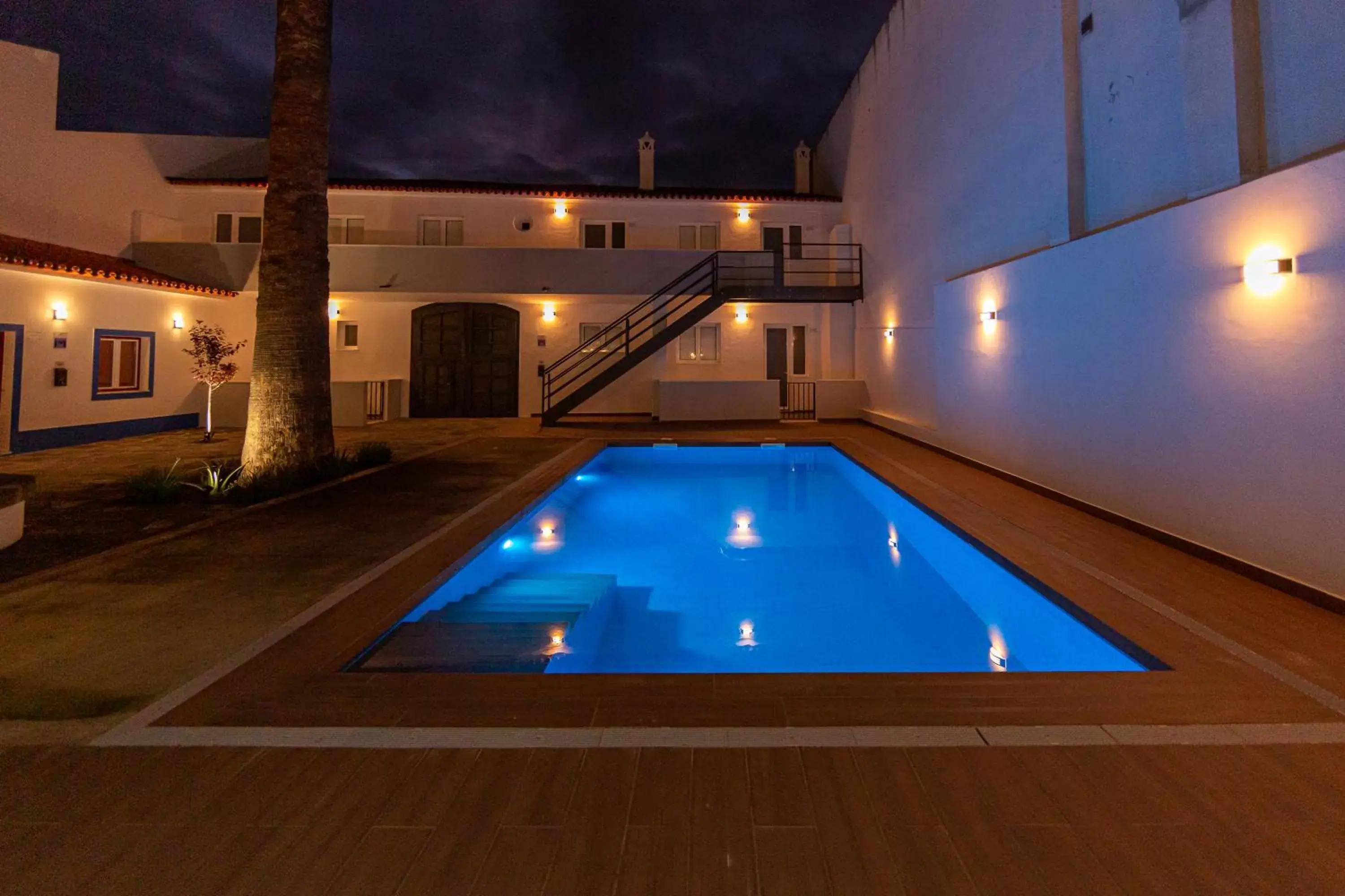 Pool view, Swimming Pool in Luxury Palm Suites