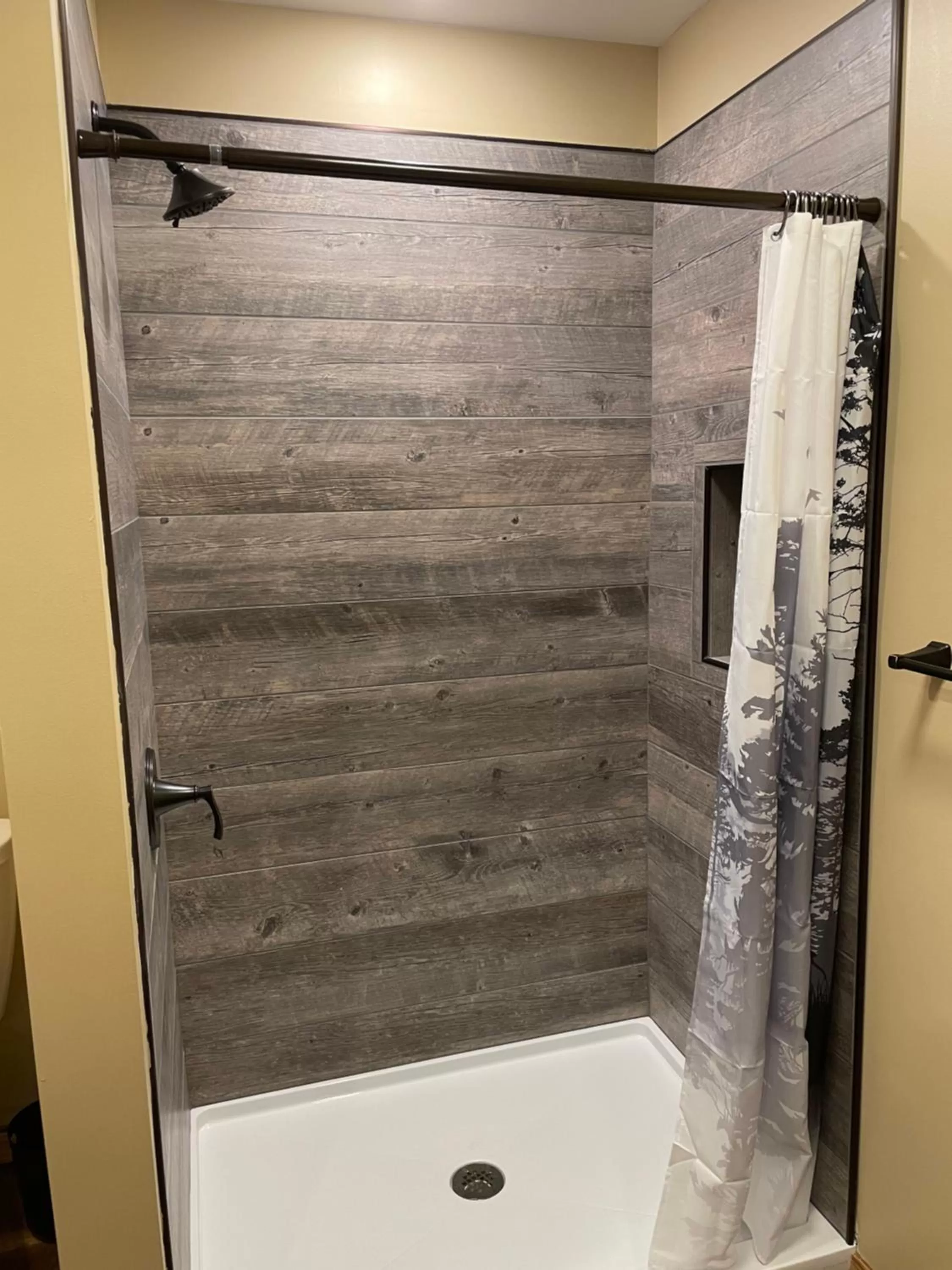 Shower in Rough Cut Lodge