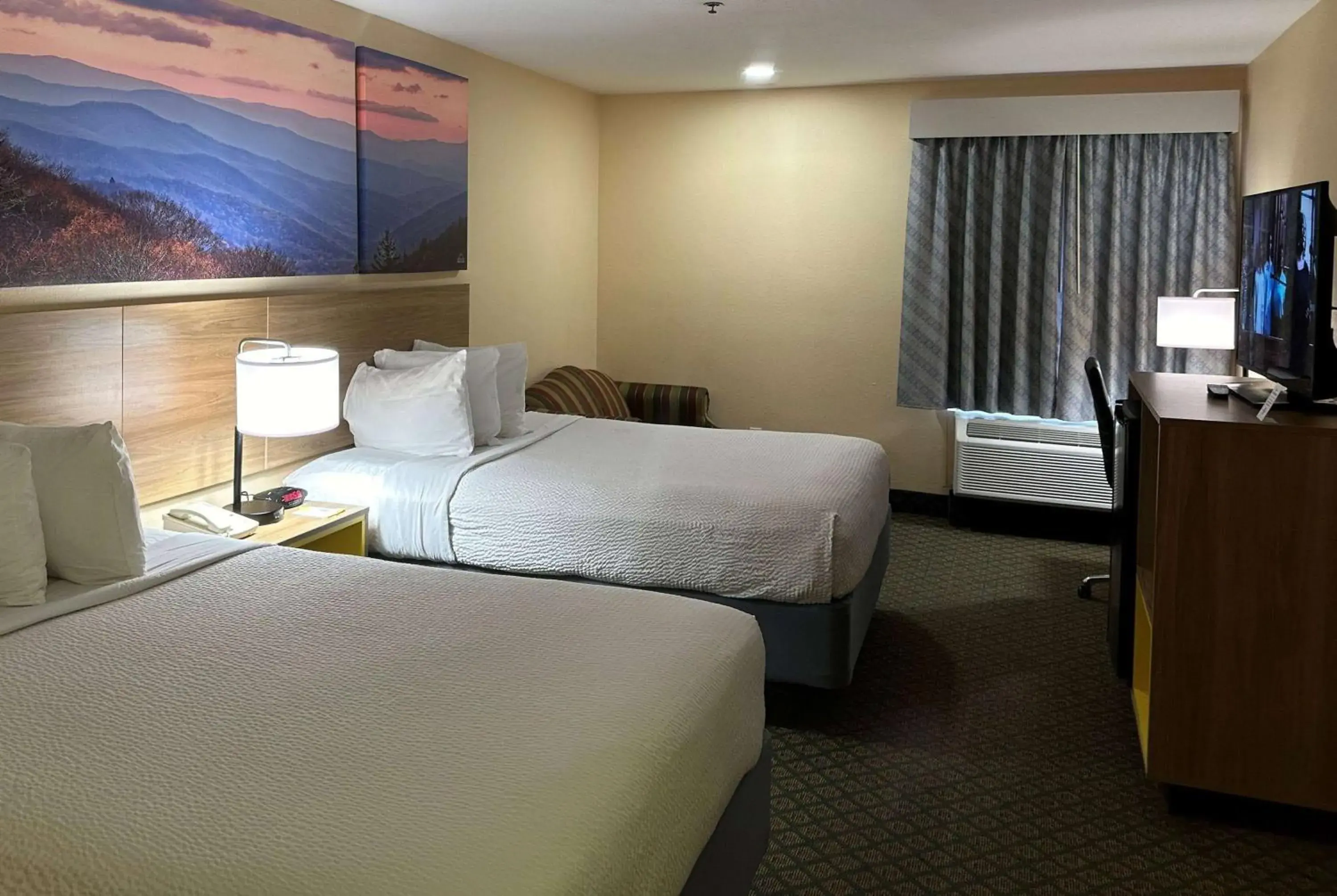 Photo of the whole room, Bed in Days Inn & Suites by Wyndham Eunice Photo of the whole room, Bed in Days Inn & Suites by Wyndham Eunice