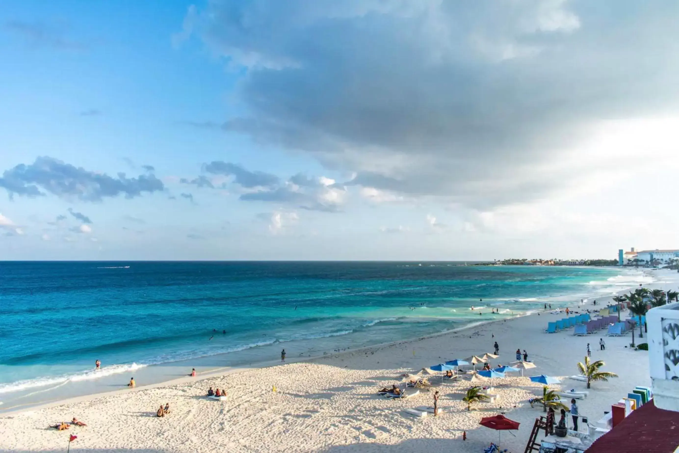 Beach in Cancun Beach&Sunrise