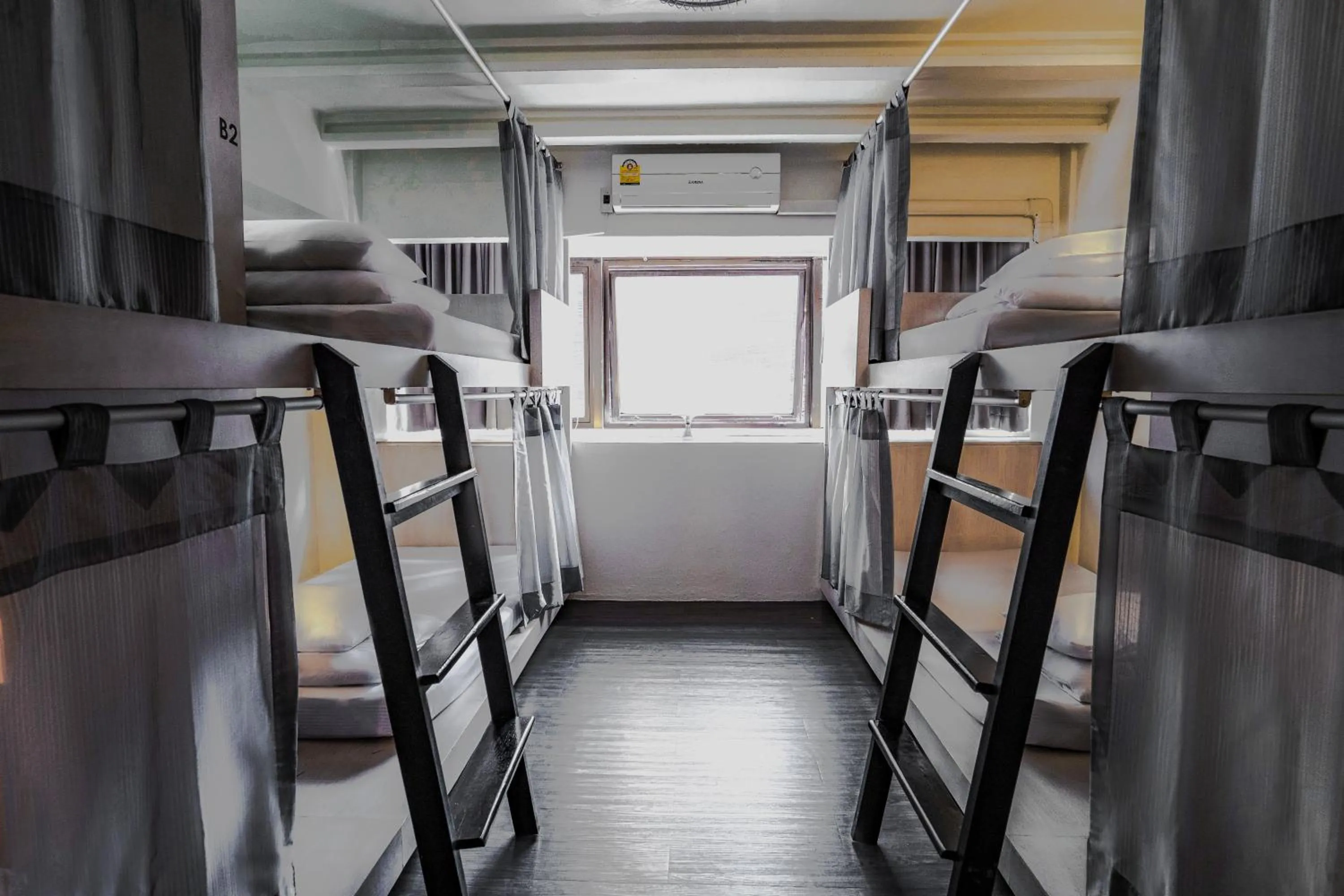 bunk bed in 3Howw Hostel @ Sukhumvit 21