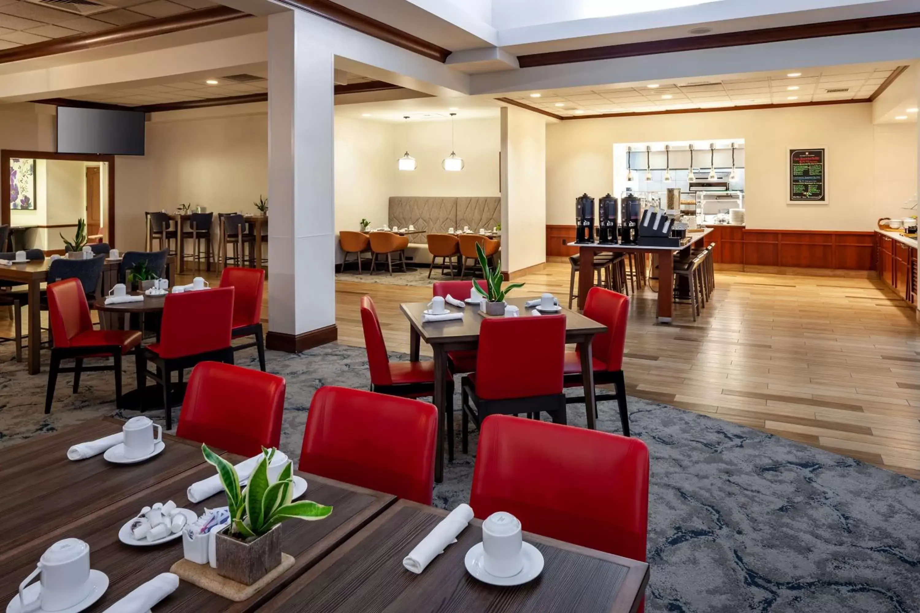 Restaurant/places to eat in Hilton Garden Inn Chicago O'Hare Airport Restaurant/places to eat in Hilton Garden Inn Chicago O'Hare Airport