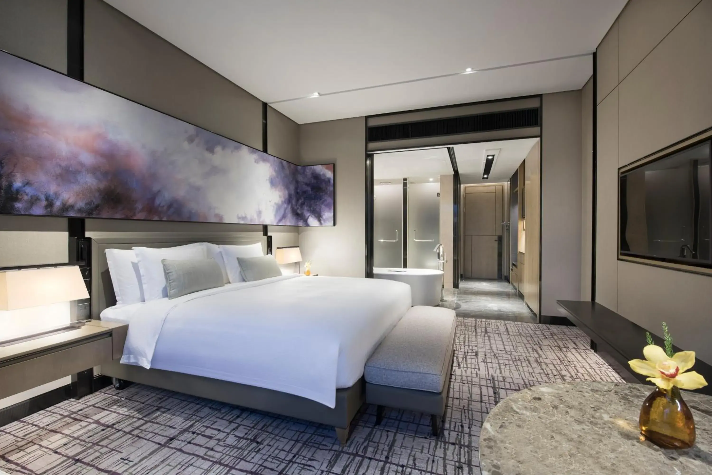 Photo of the whole room, Bed in Crowne Plaza Shanghai Pujiang, an IHG Hotel