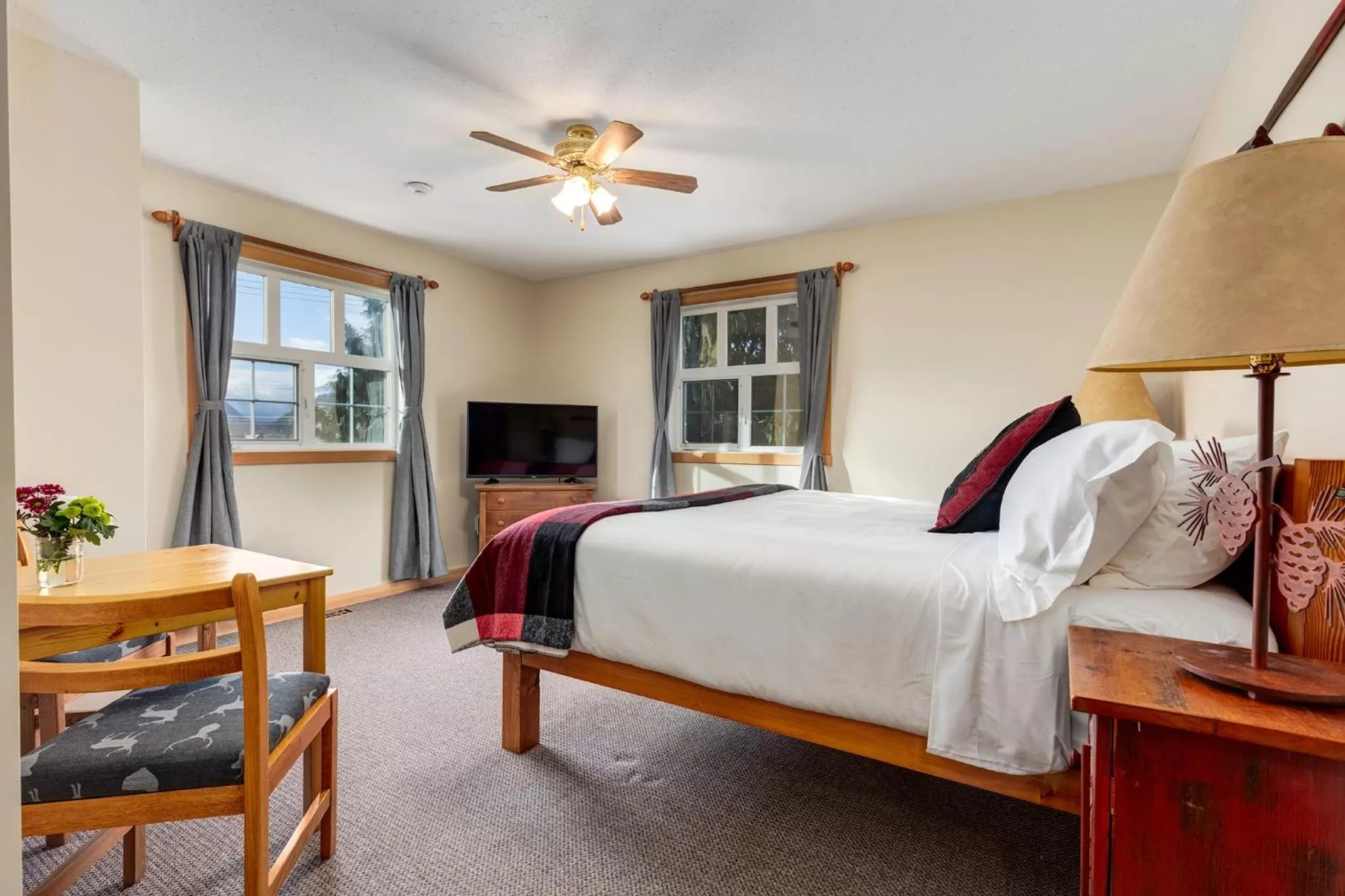 Bed in Courthouse Inn Revelstoke