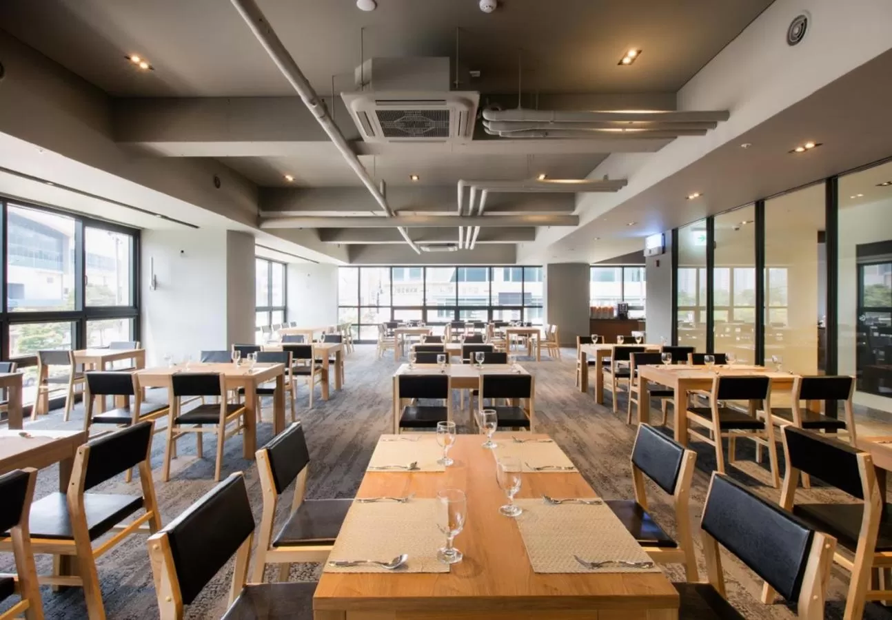 Breakfast in Park Marine Hotel