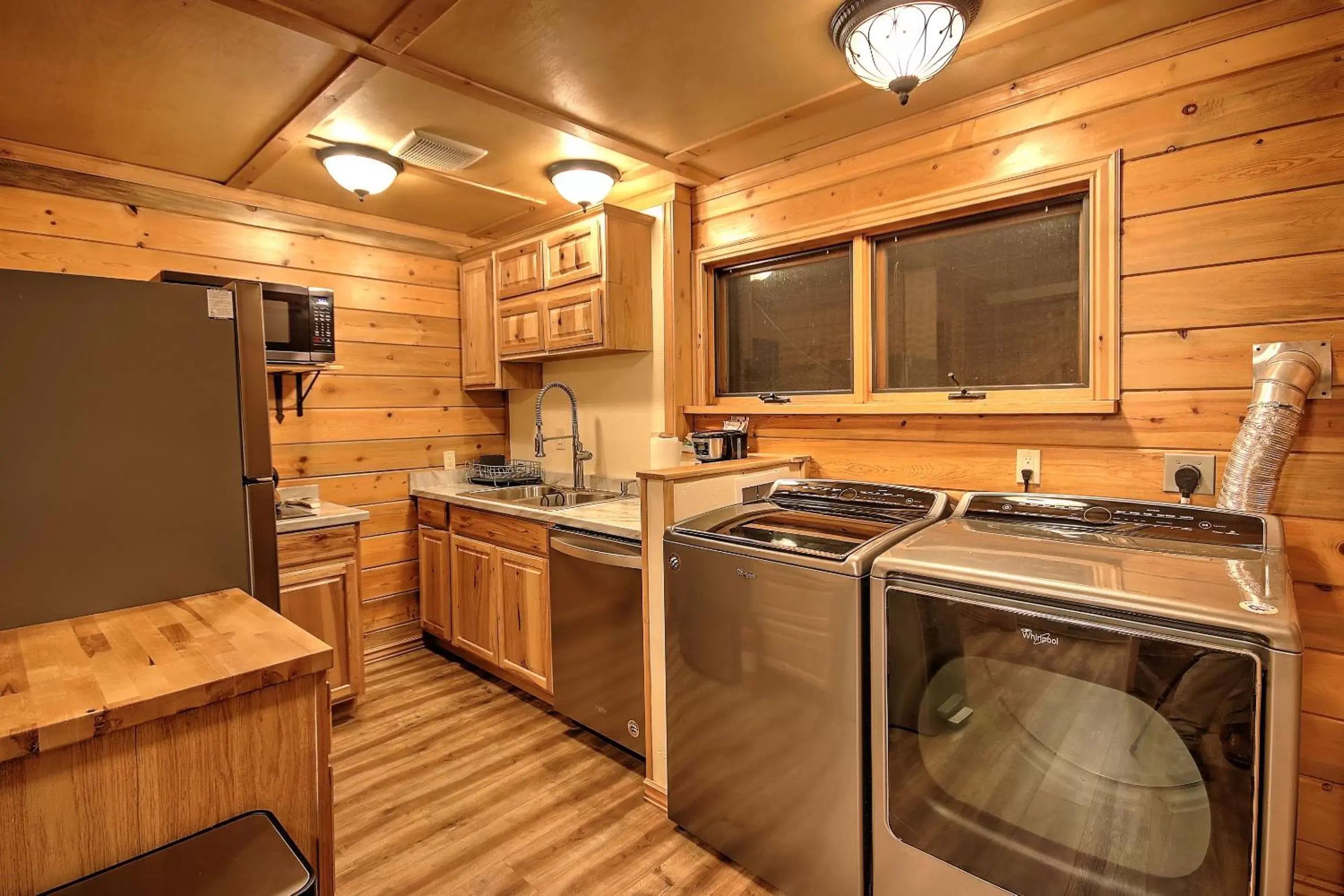 Kitchen/Kitchenette in Yellowstone Gateway Inn