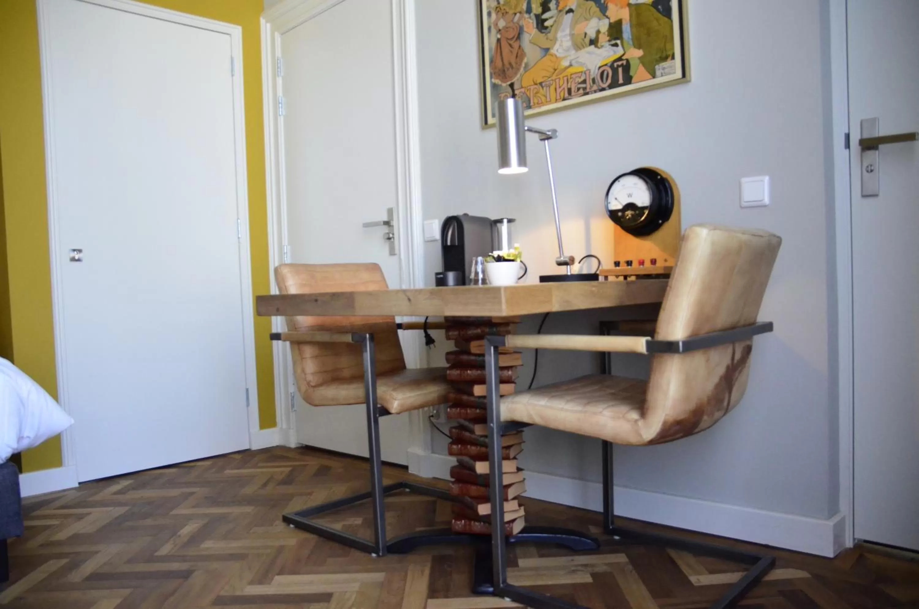 Decorative detail in Hotel Sleep-Inn Box 5