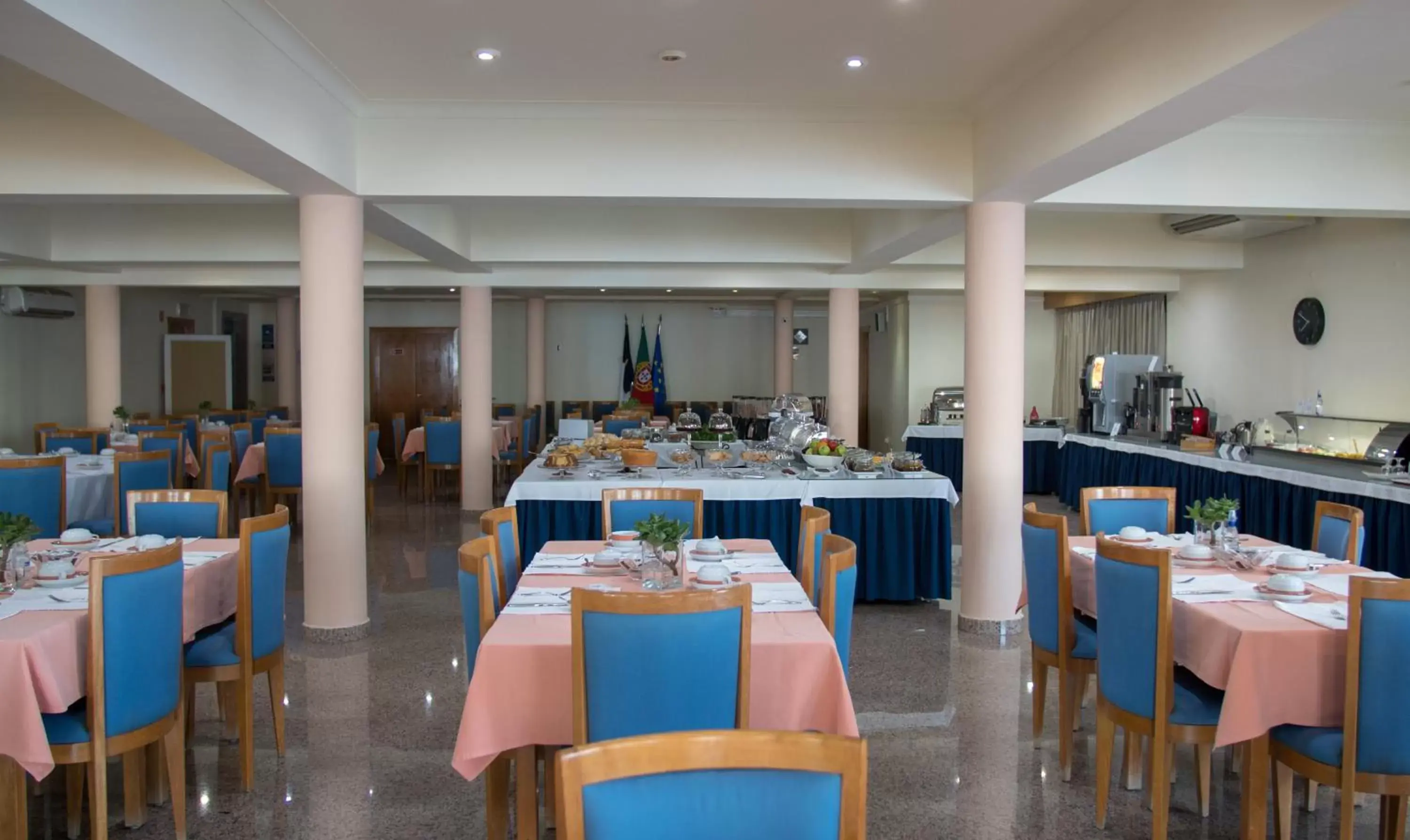 Breakfast, Restaurant/Places to Eat in Hotel Sao Jorge Garden