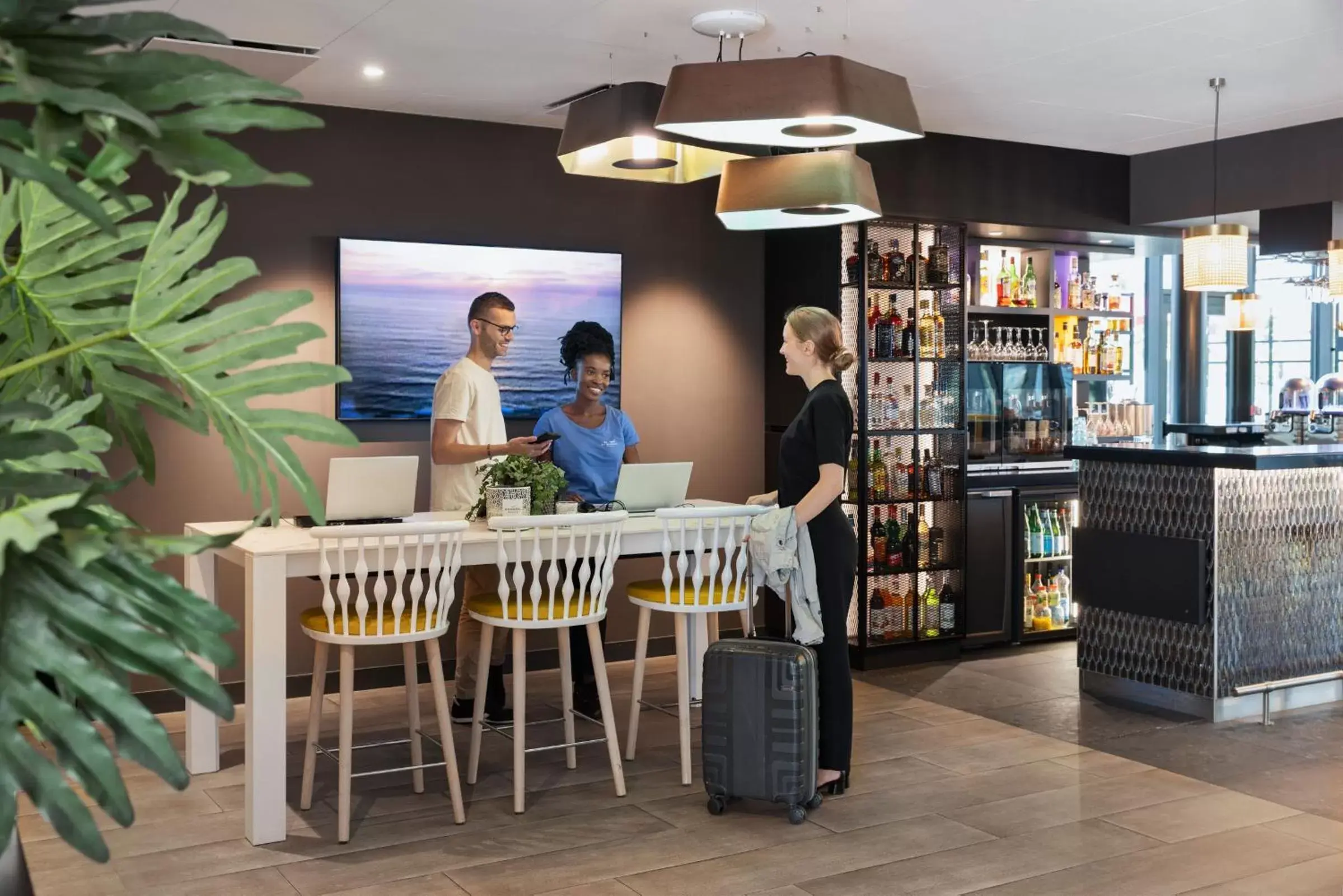 Lobby or reception in Novotel Rennes Alma