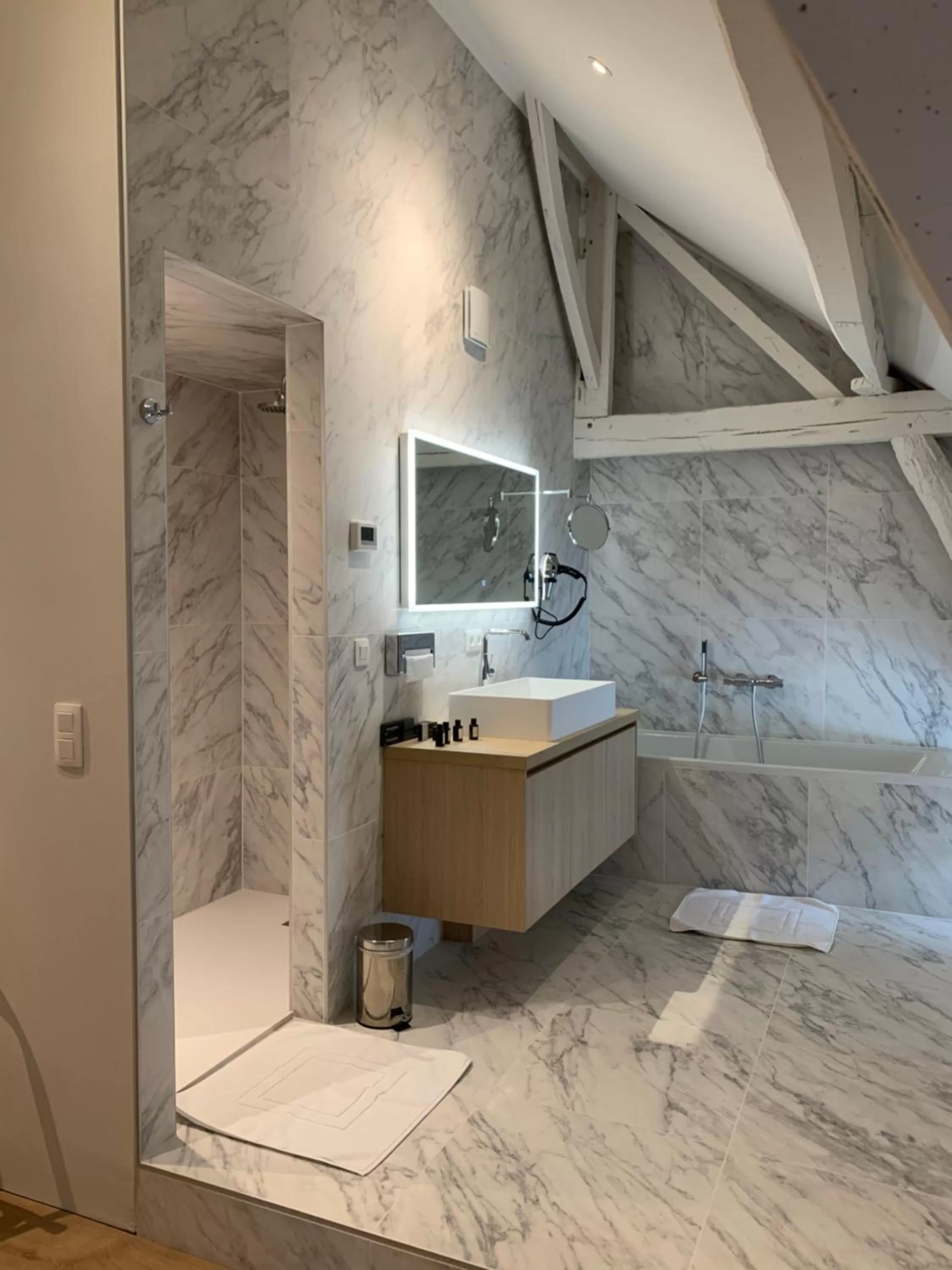 Bathroom in B&B elzartwinning