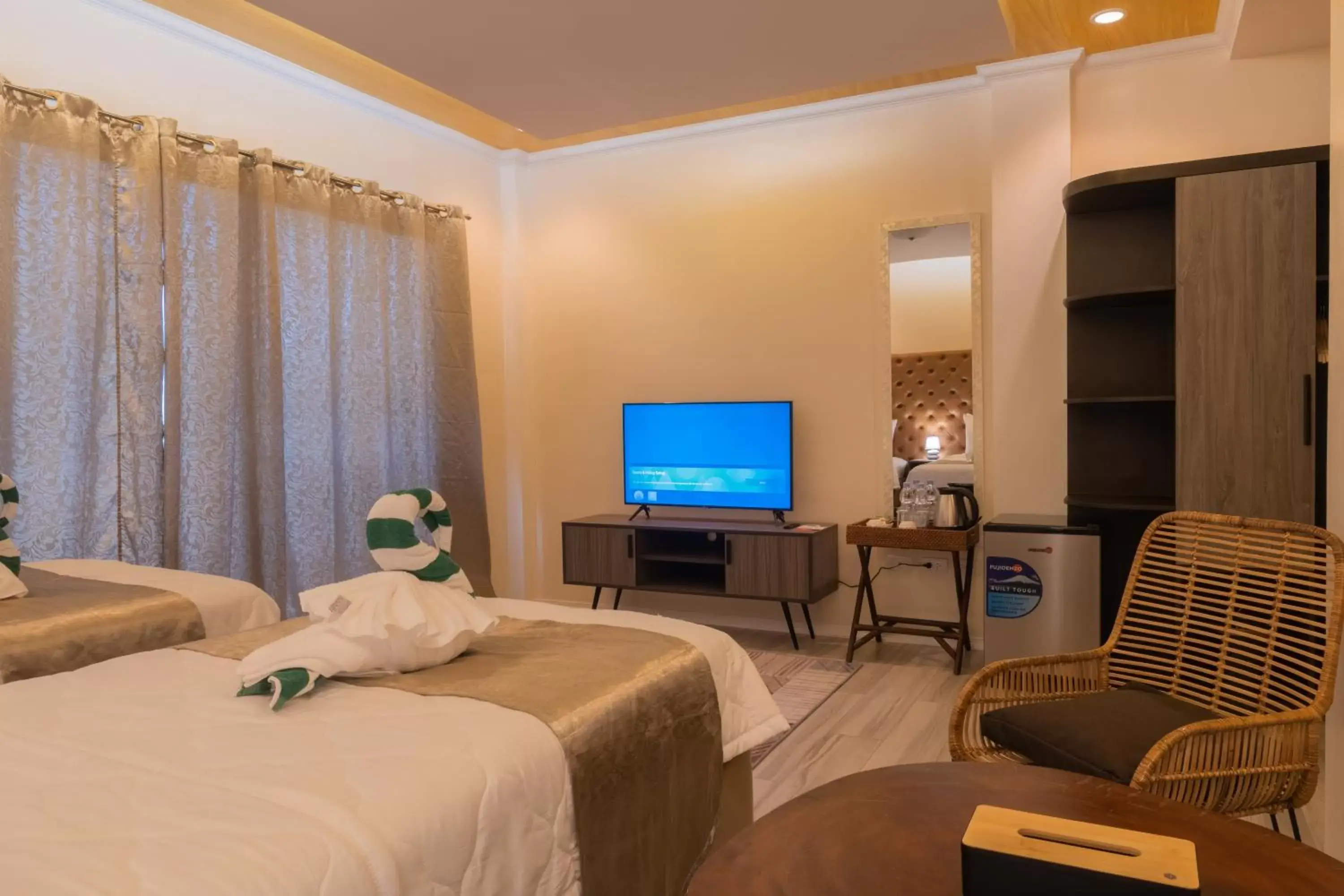 Bedroom, TV/Entertainment Center in The Mayana Resort