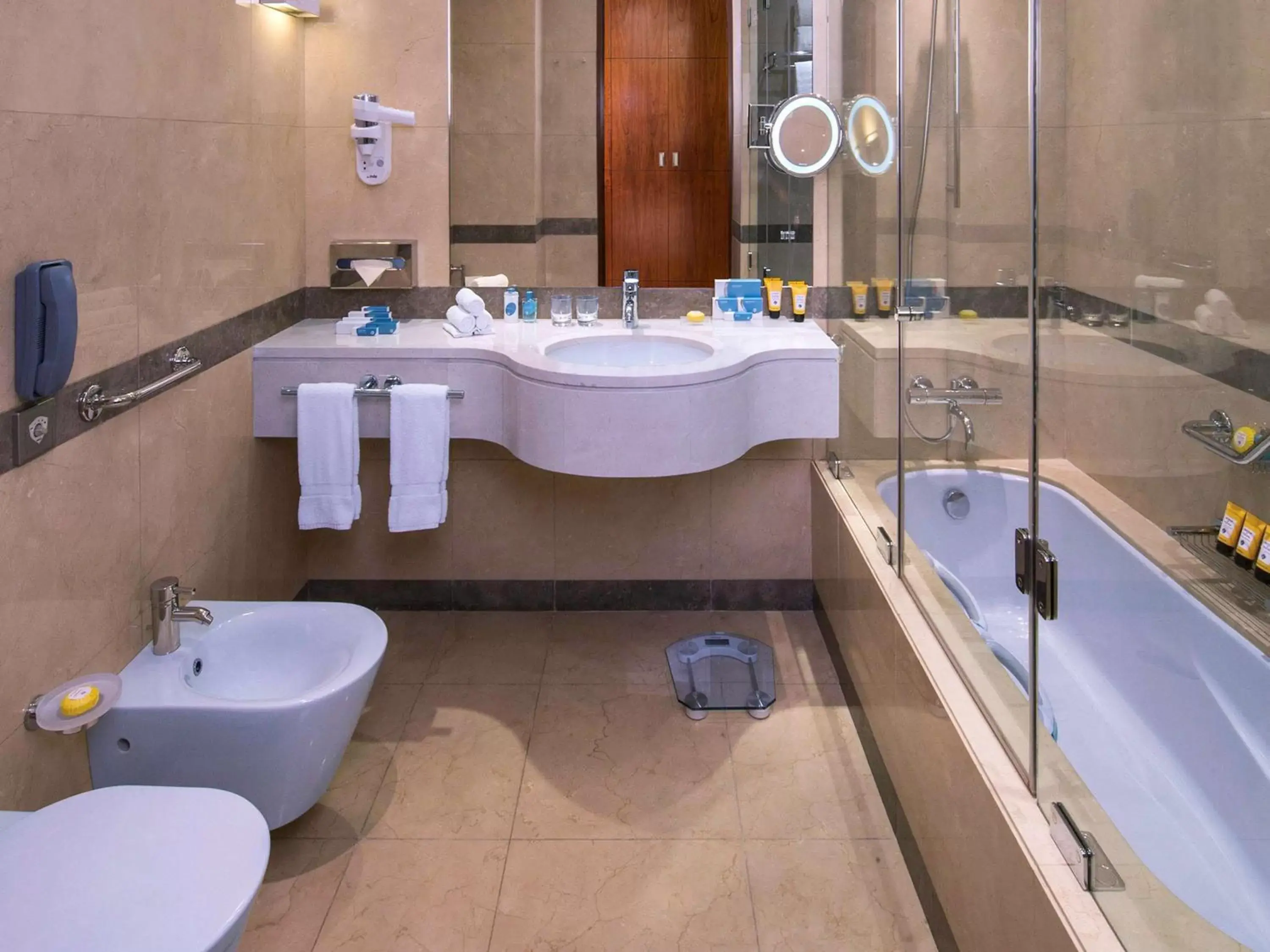 Photo of the whole room, Bathroom in La Cigale Hotel Managed by Accor