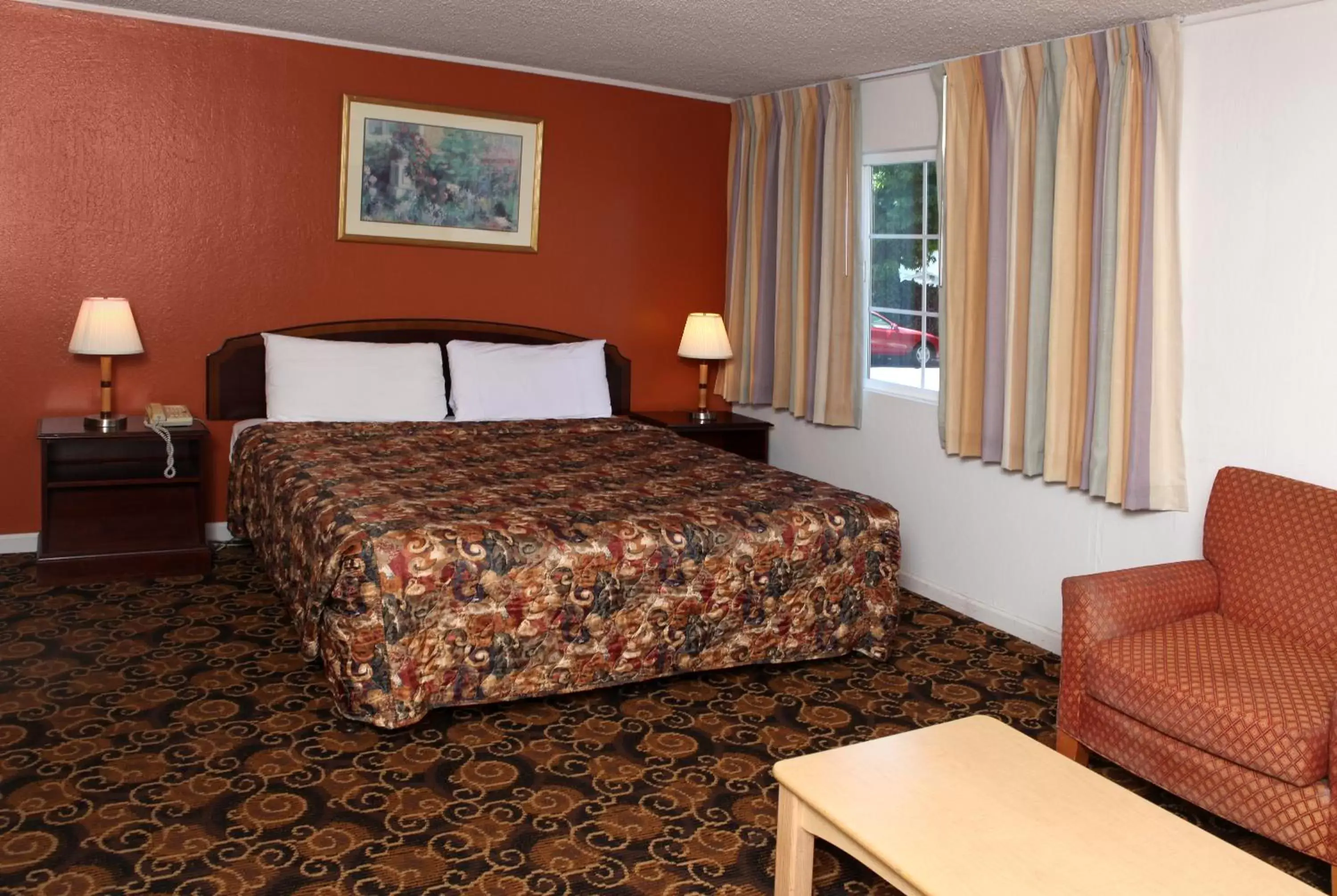 Bedroom, Bed in Granada Inn