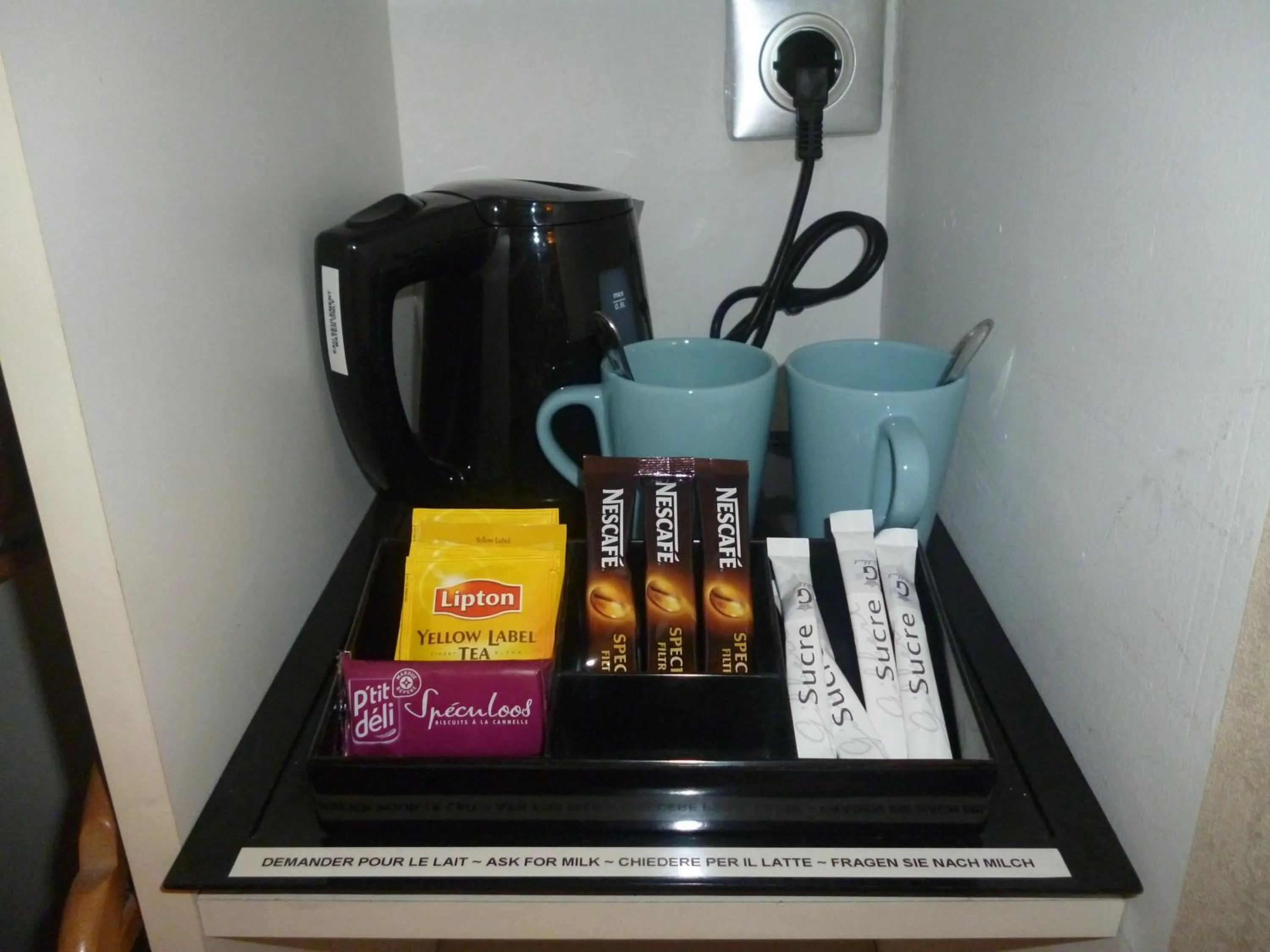 Coffee/tea facilities in Hotel Cayrons Vence & St Paul de Vence