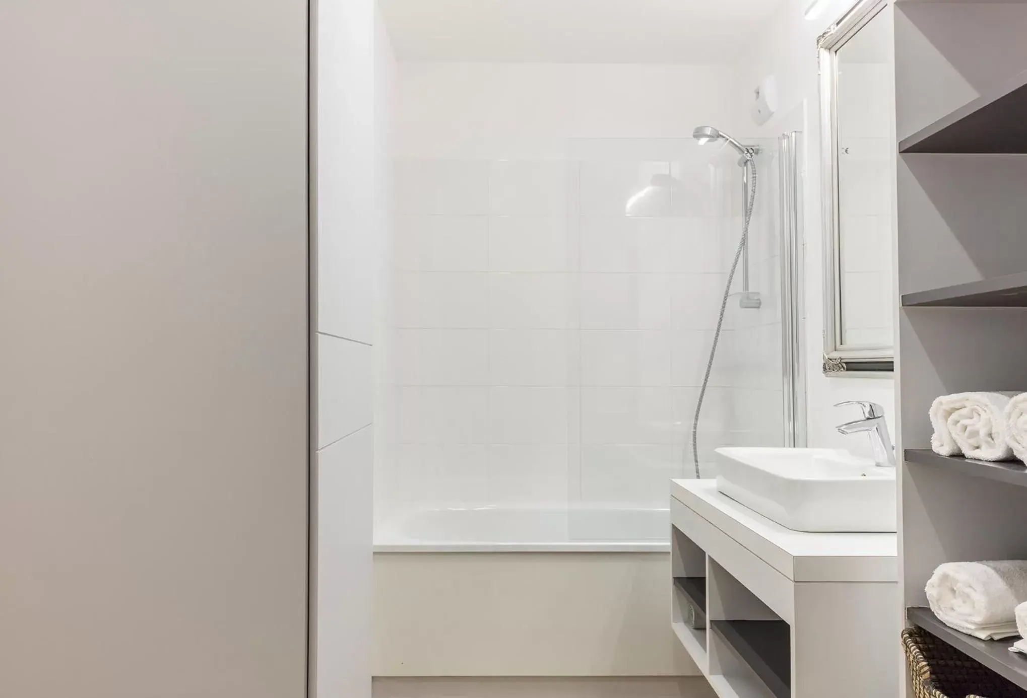 Bedroom, Bathroom in Résidence Palais Étoile