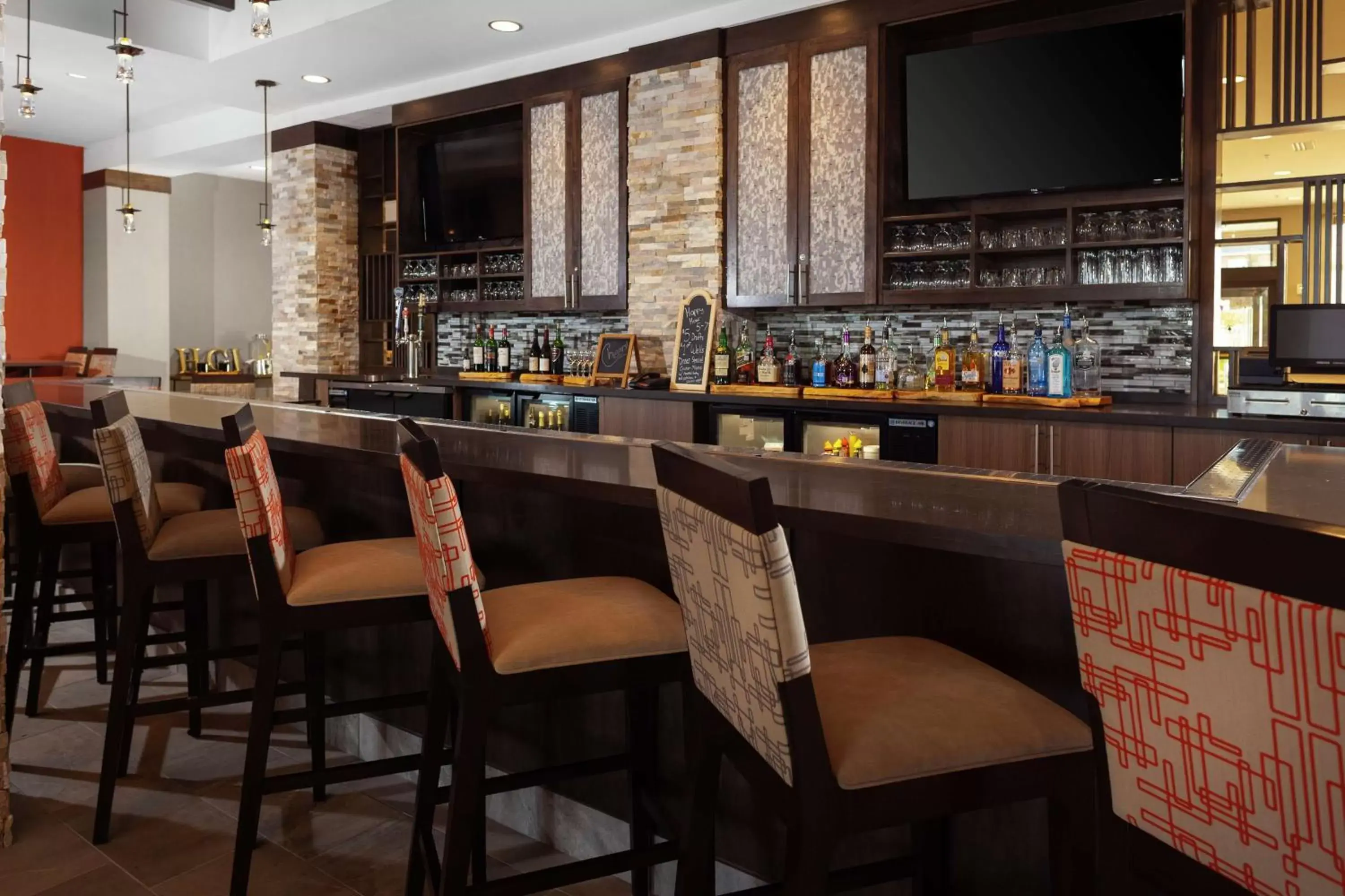 Lounge or bar, Restaurant/Places to Eat in Hilton Garden Inn Waco