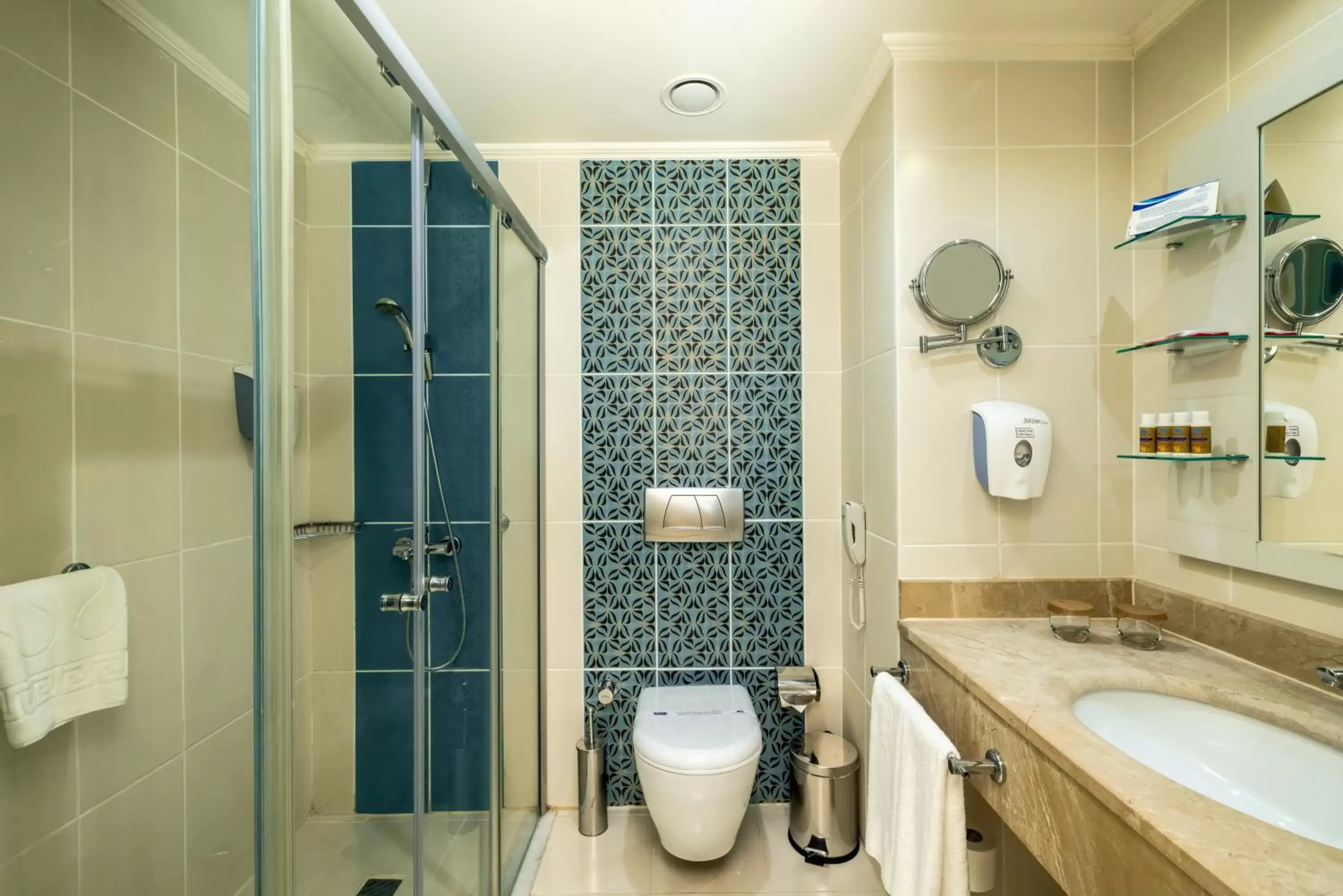 Property building, Bathroom in Crystal Palace Luxury Resort & Spa - Ultimate All Inclusive