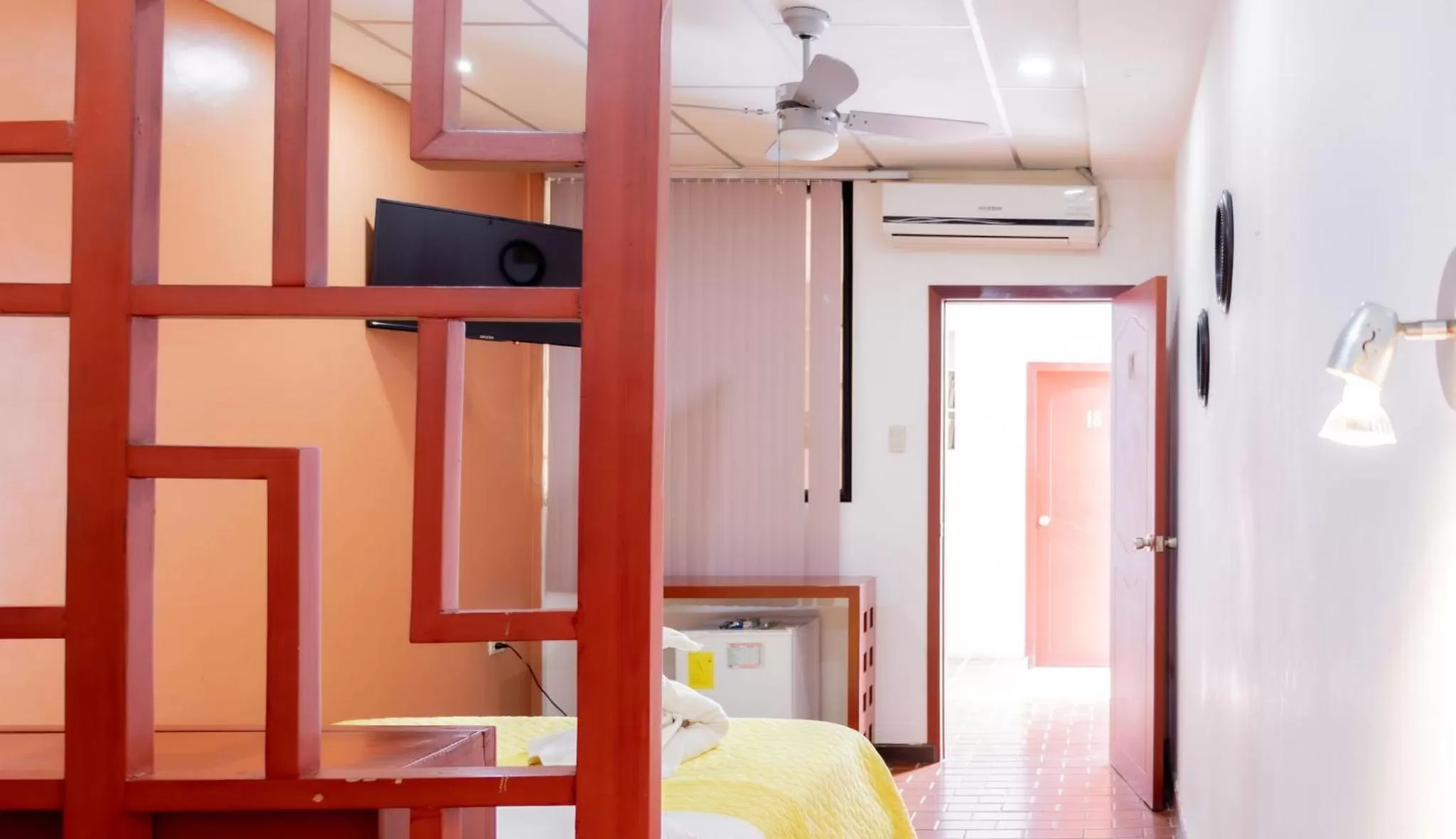 Photo of the whole room in Hostal Antares