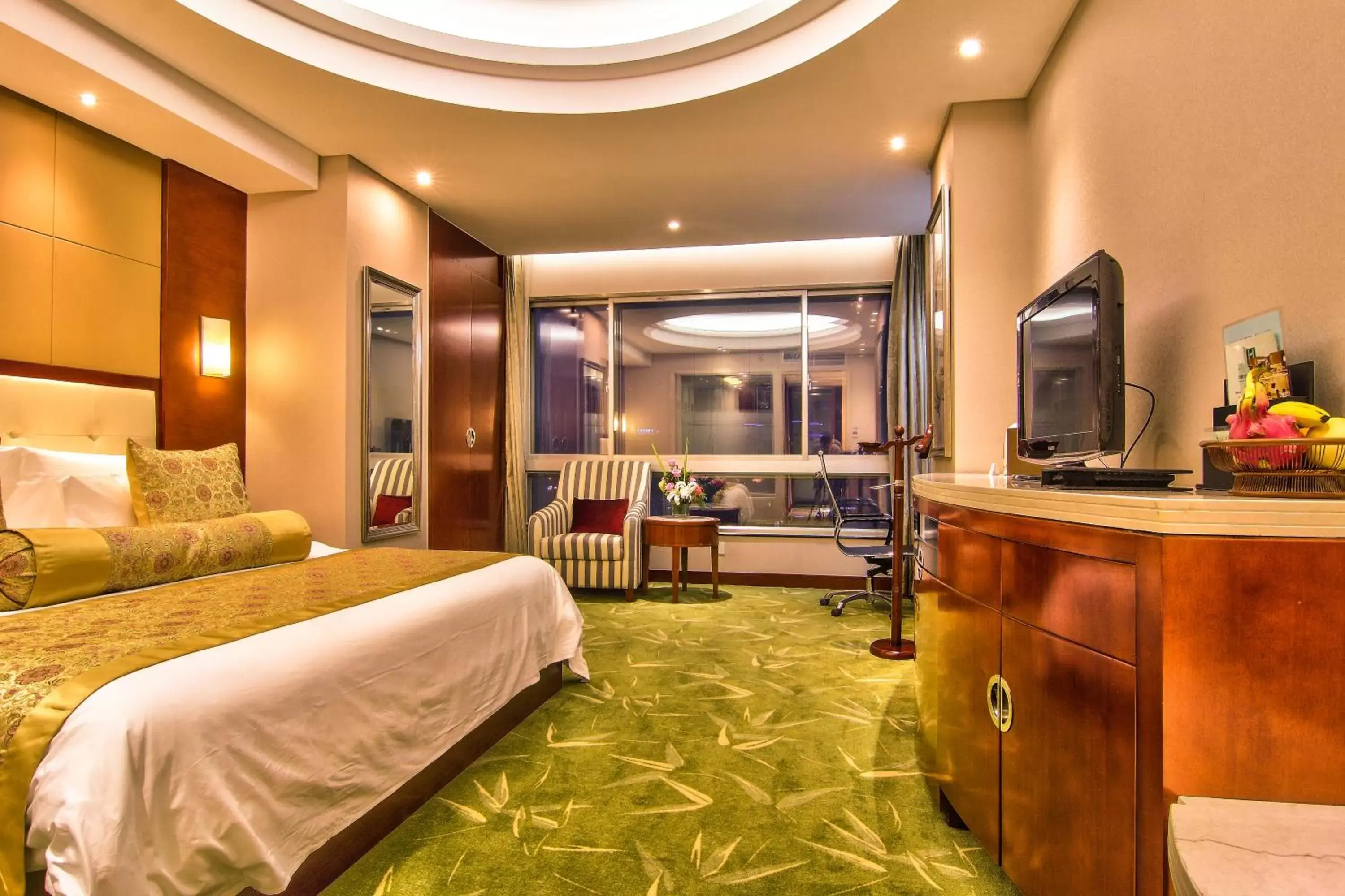 Photo of the whole room, Room Photo in Citic Ningbo International Hotel