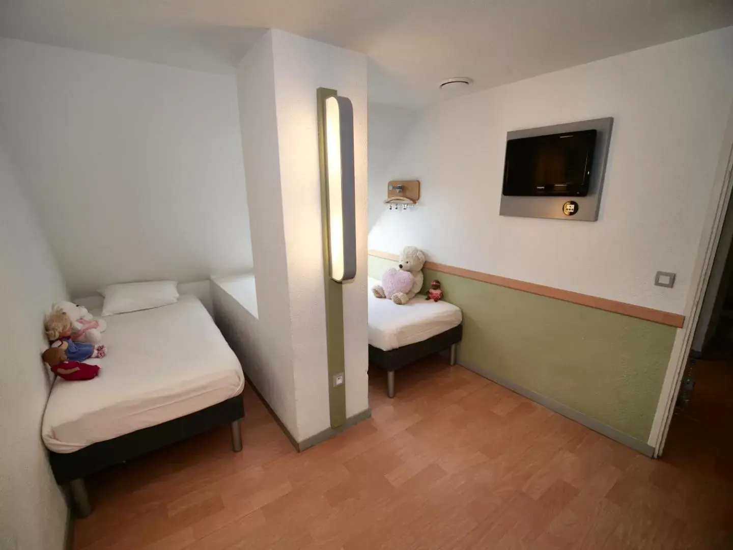 Bedroom in ibis budget Blois Centre