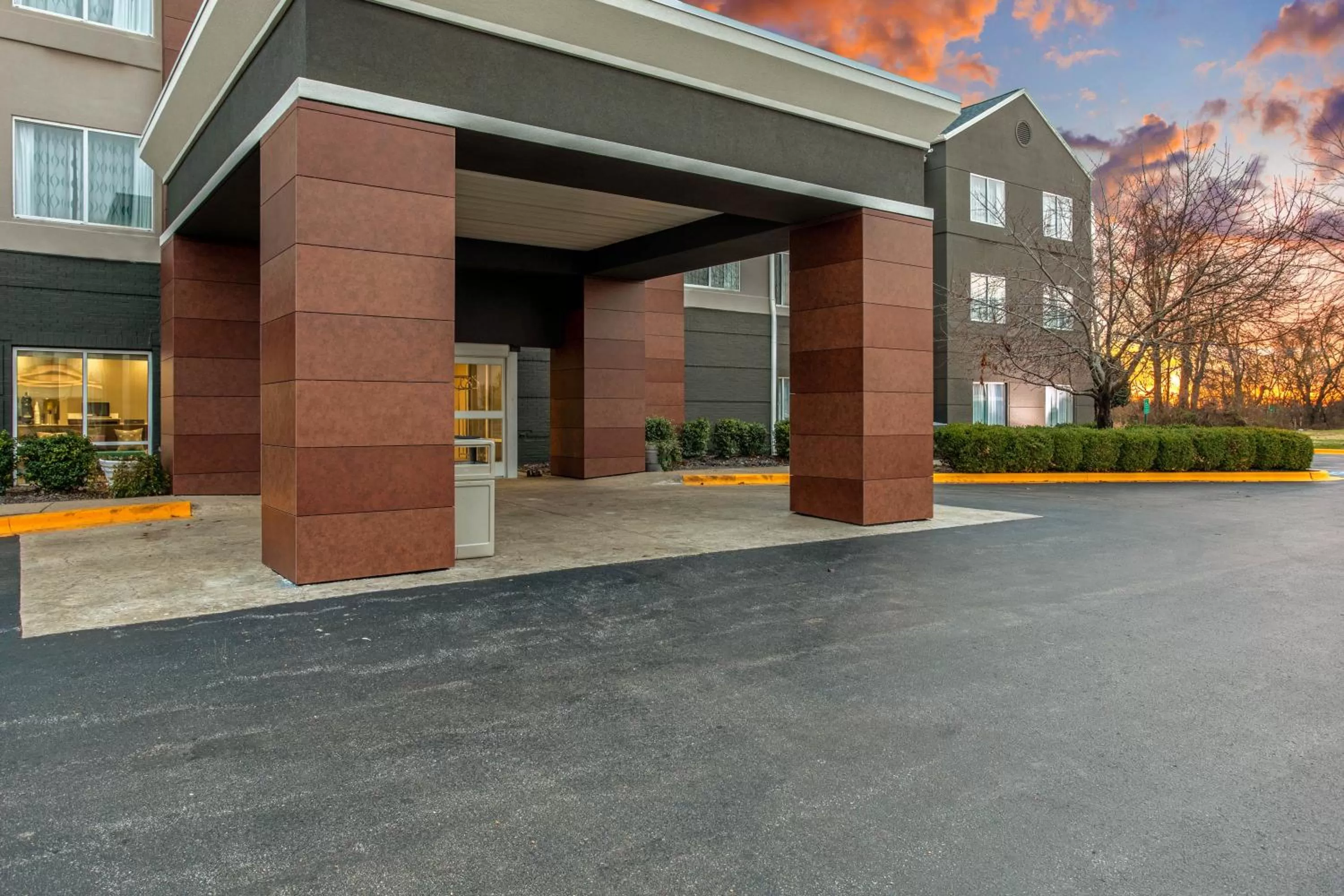 Property building in La Quinta by Wyndham Hopkinsville