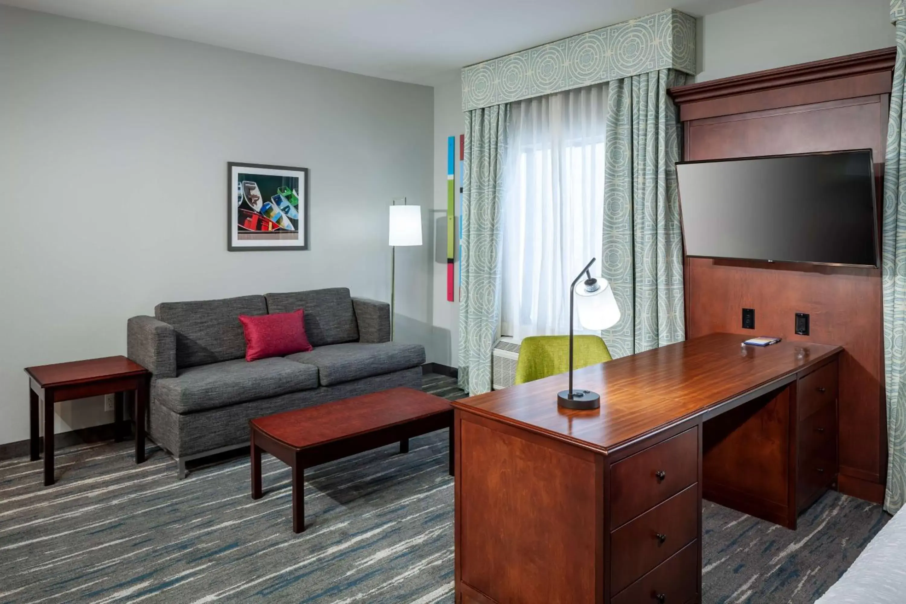 Bedroom, Seating Area in Hampton Inn & Suites Texarkana