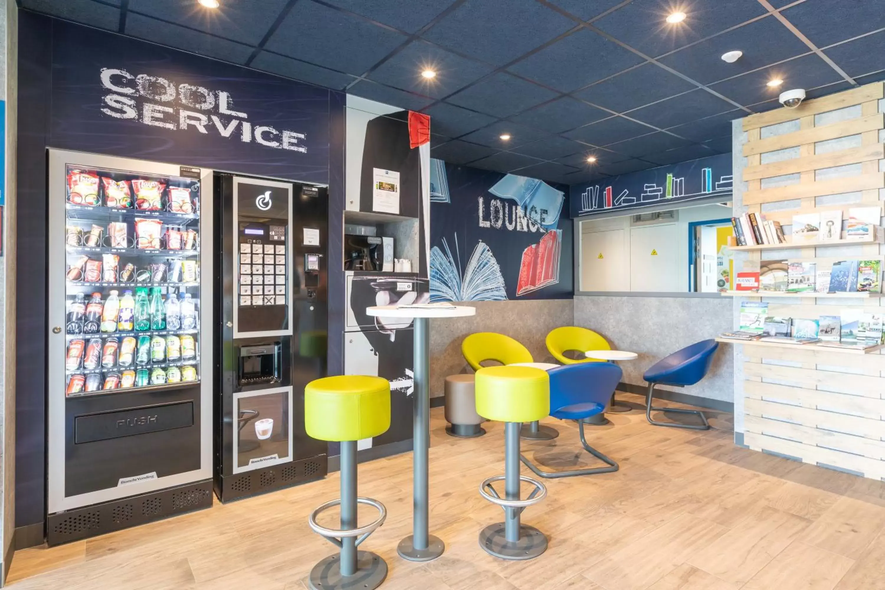 Lobby or reception in ibis budget Rennes Rte Lorient