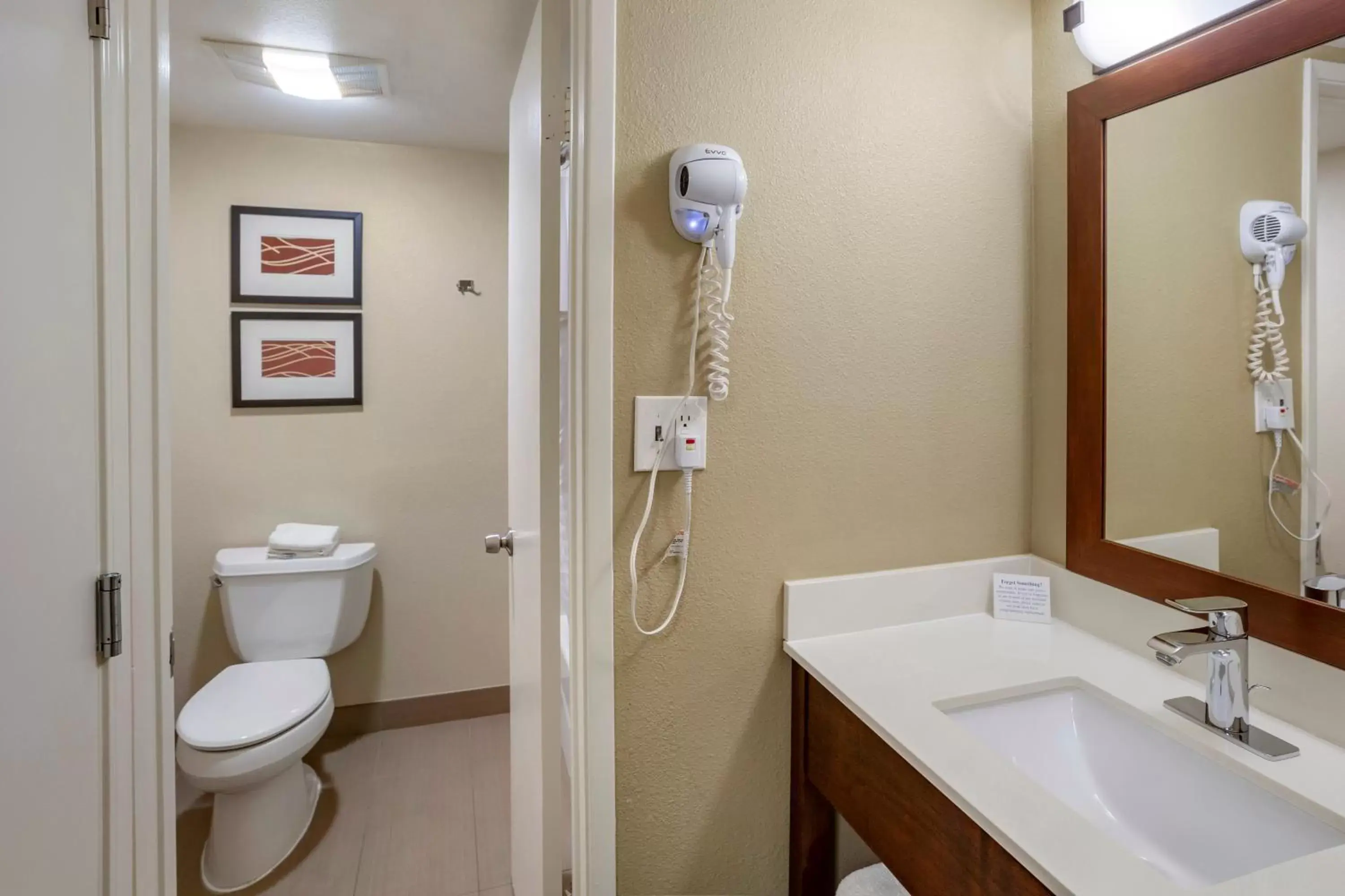 Bathroom in Comfort Inn Sunnyvale – Silicon Valley