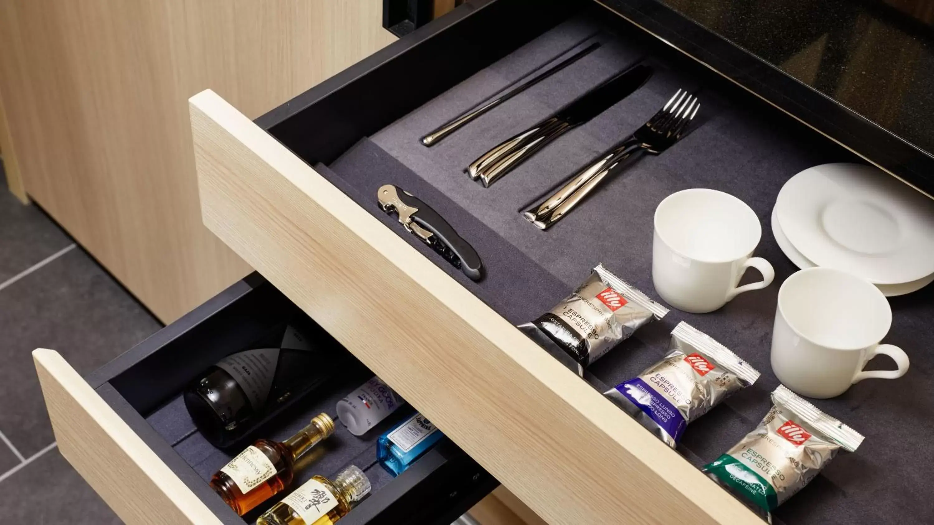 Food and drinks in The Thousand Kyoto Food and drinks in The Thousand Kyoto