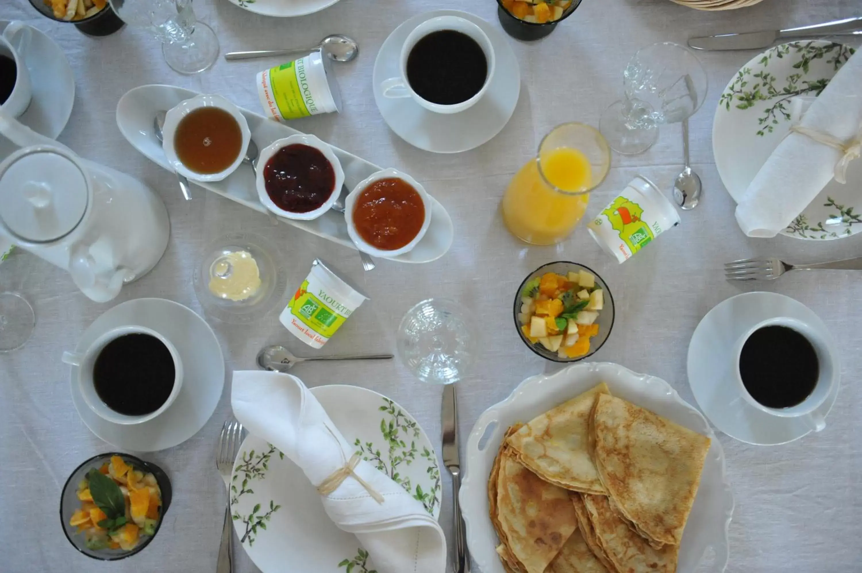 Breakfast in Demeure de kergoguen