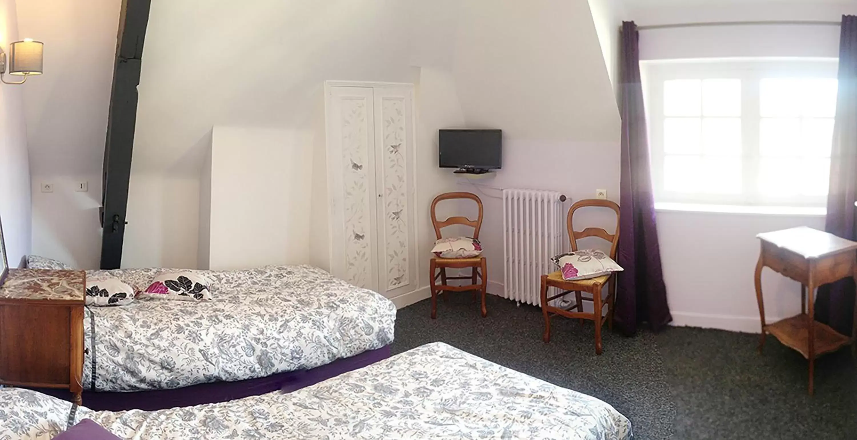 Standard Twin Room - single occupancy in Auberge du Puits Standard Twin Room - single occupancy in Auberge du Puits